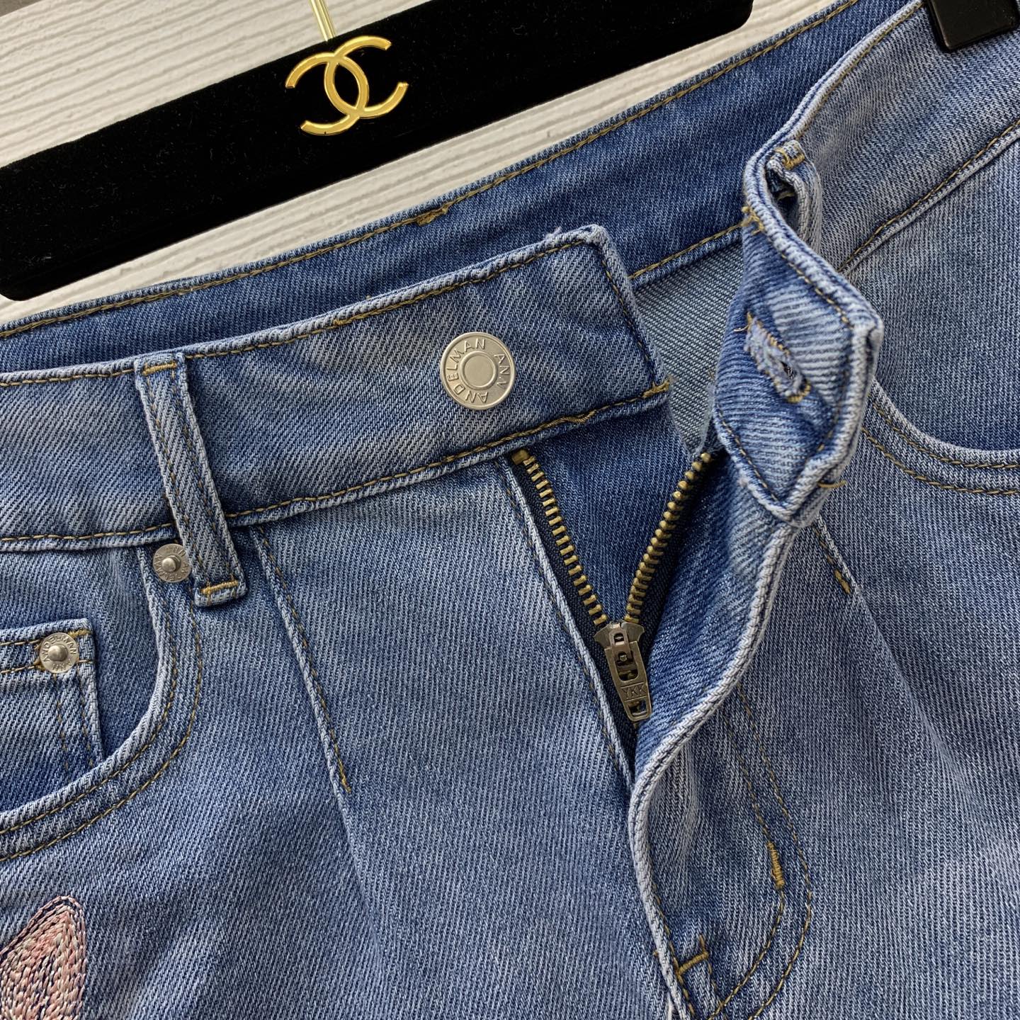 Butterfly-Embroidered Denim Shorts – Stone-Faded Indigo Pleated Cotton-Blend High-Rise Shorts