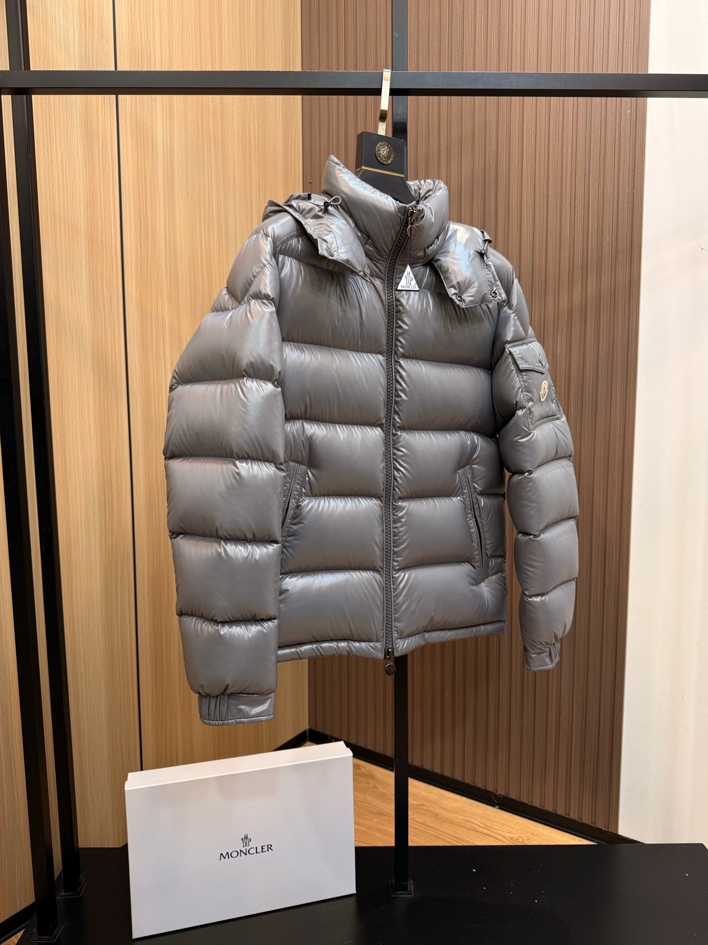 Women Shinny Grey Puffer Jacket