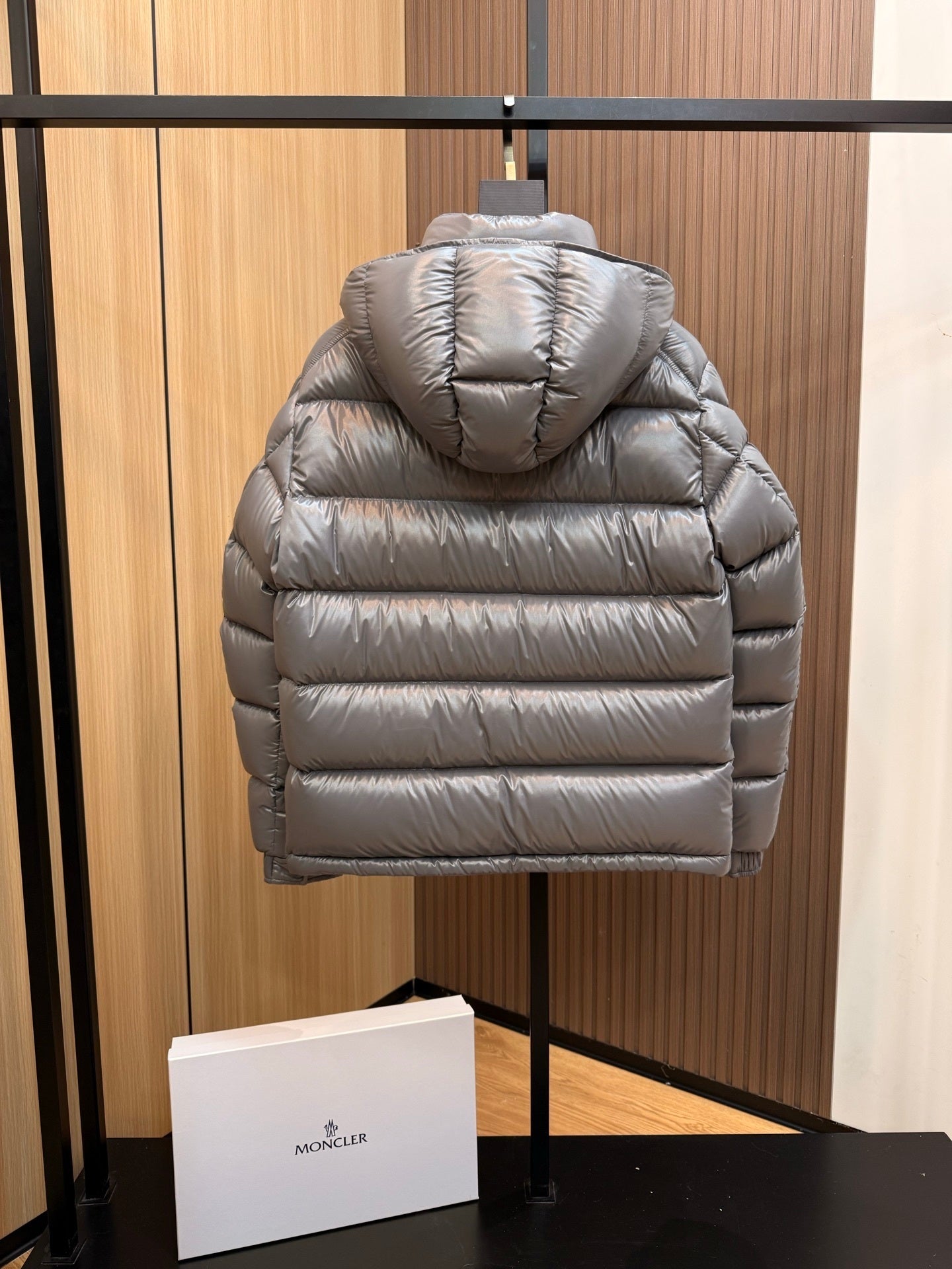 Women Shinny Grey Puffer Jacket