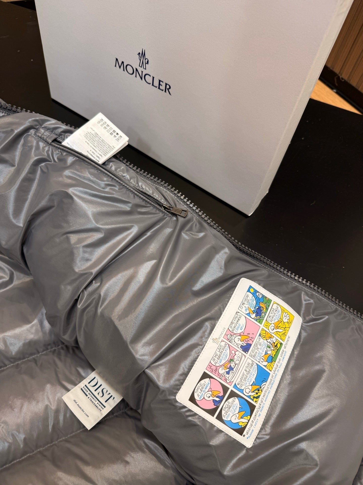 Women Shinny Grey Puffer Jacket