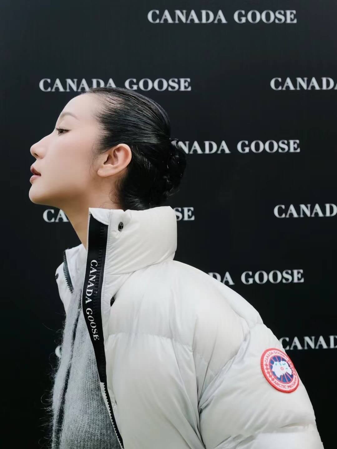 Luxe Metallic White Cropped Puffer Jacket for Women