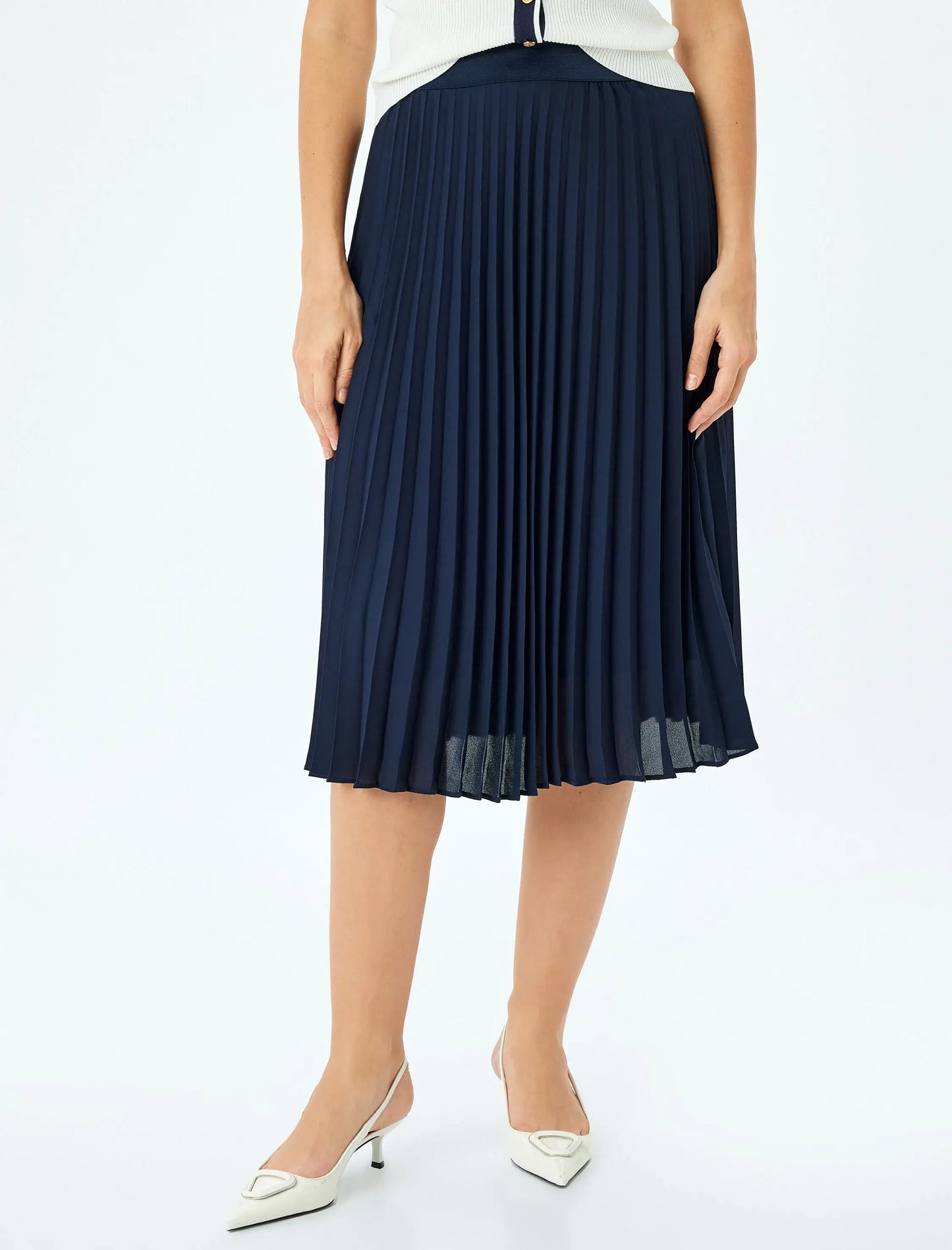 Versatile Pleated Navy Blue Midi Skirt