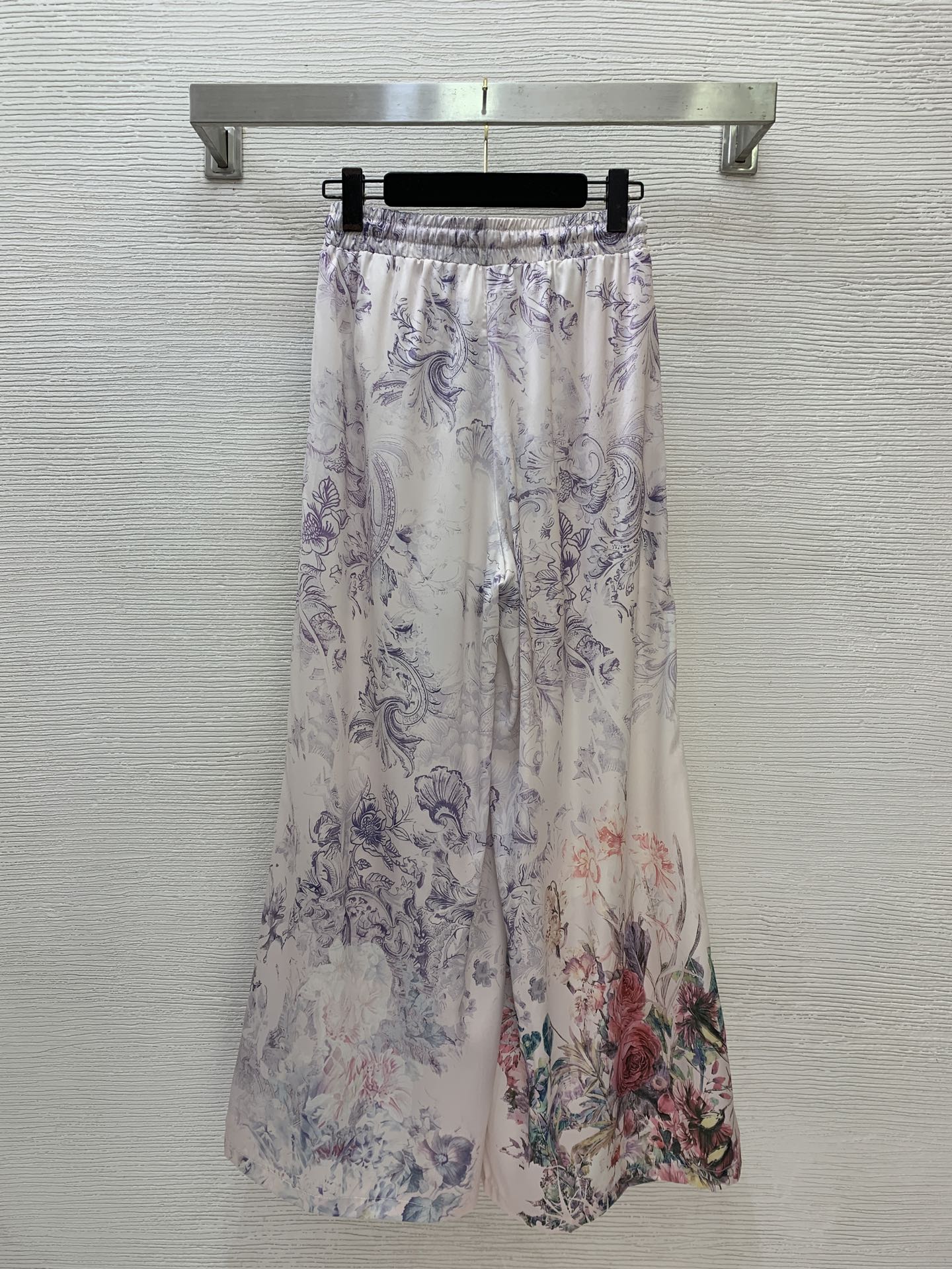 Silk Two-Piece Set – Cream Baroque-Floral Fluid Silk Twill Billow Blouse with Wide-Leg Pants