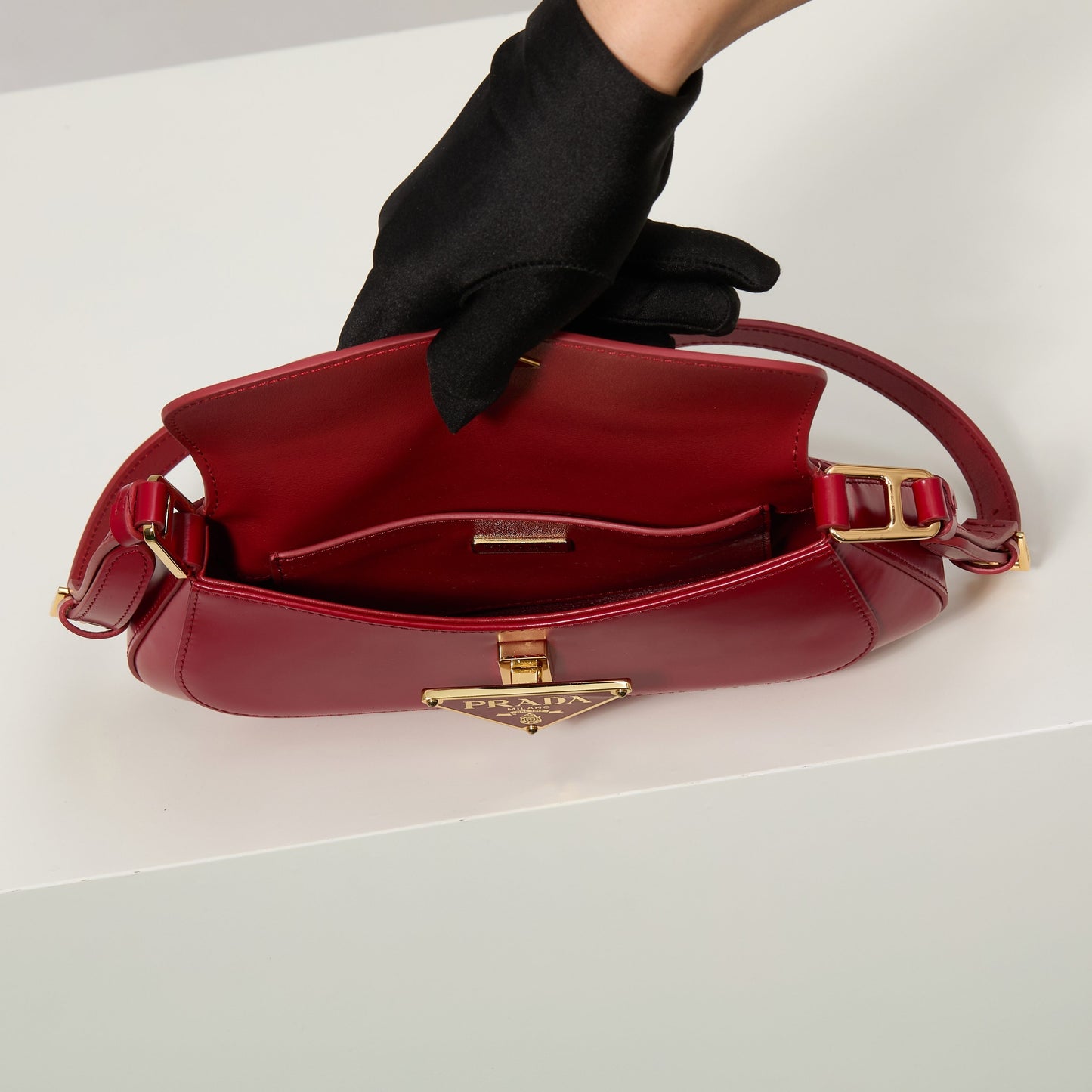 Large Shopping Tote – Quilted Caviar Leather with Gold-Tone Hardware & Signature Chain Straps