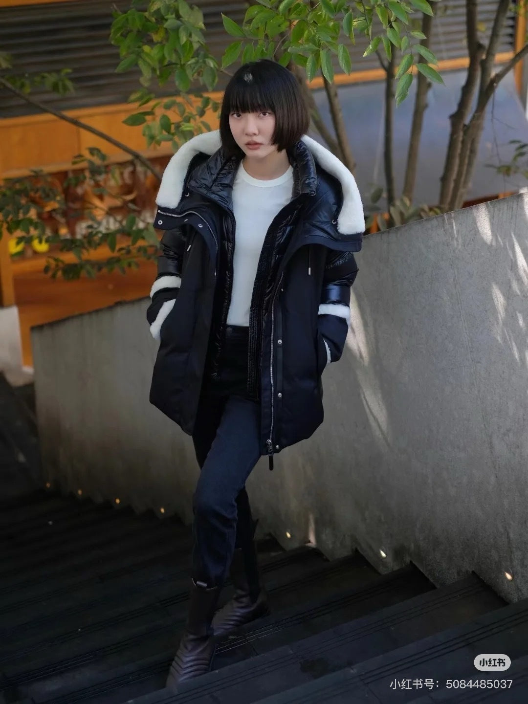 Lamb’s Wool Trim Down Jacket – Women’s Luxury Black Puffer | Fall/Winter 2025 (FW2025)
