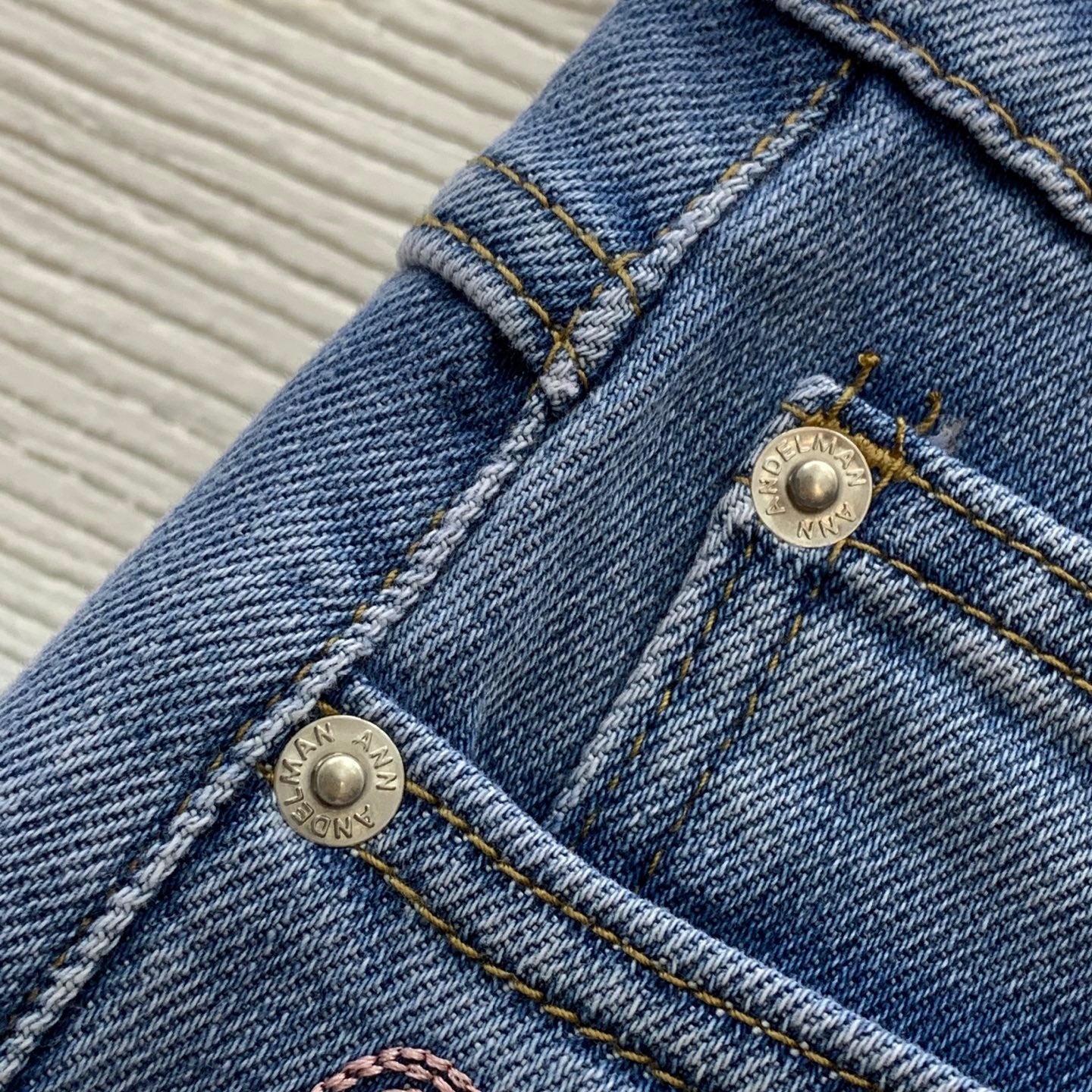 Butterfly-Embroidered Denim Shorts – Stone-Faded Indigo Pleated Cotton-Blend High-Rise Shorts
