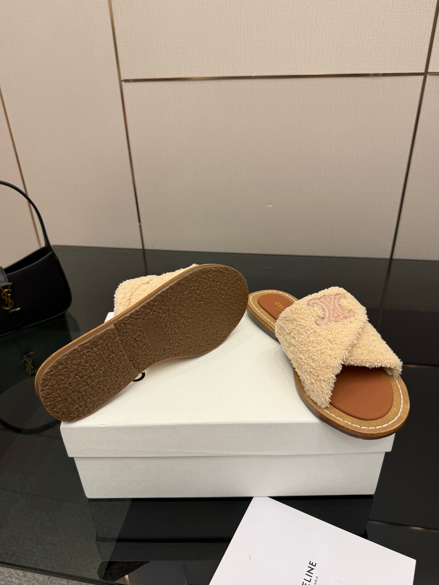 Triomphe Cross Mule Sandals – Plush Oat-Beige Shearling Criss-Cross Strap Slides