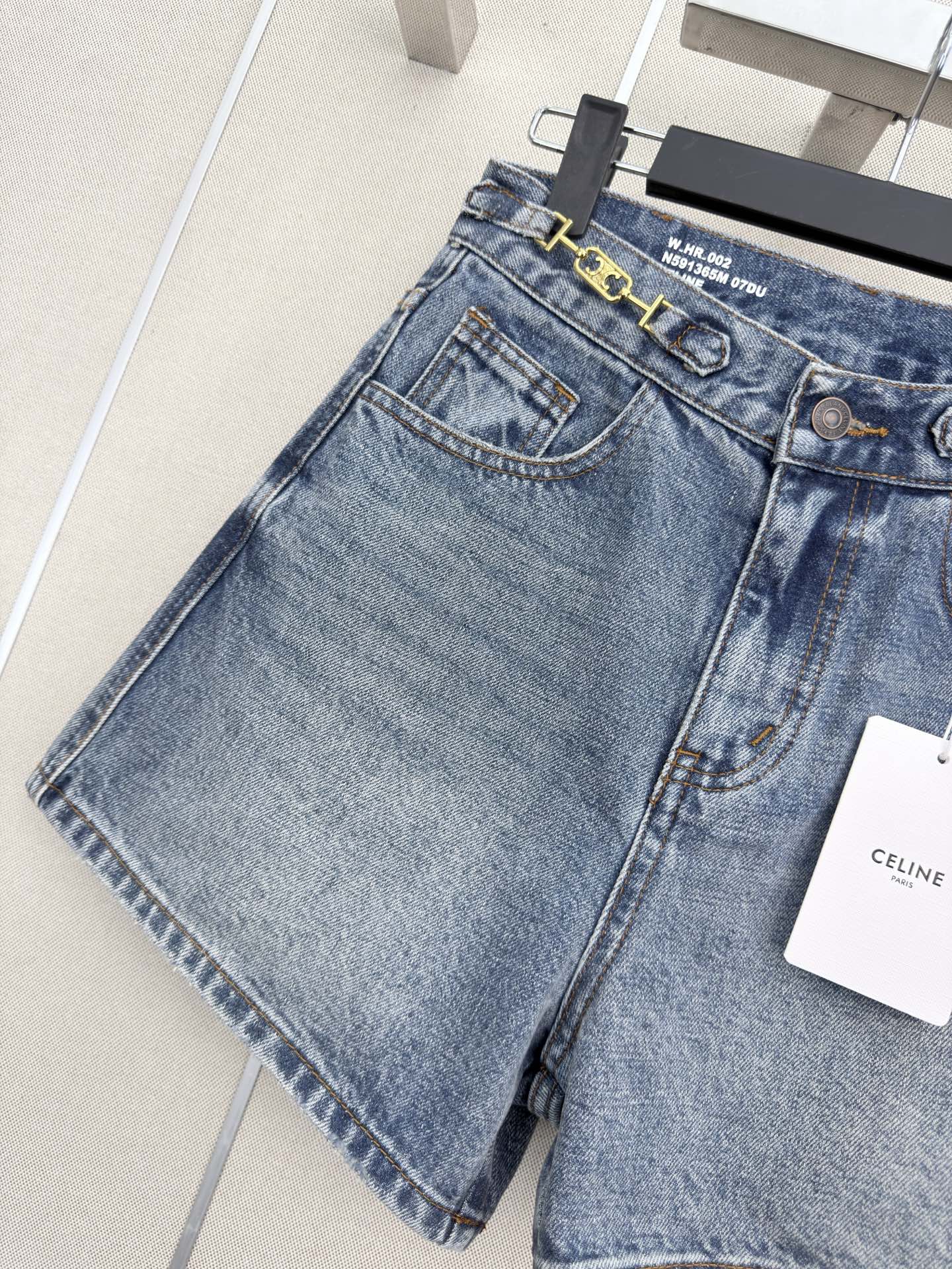 Triomphe Chain-Detail Denim Shorts – Medium-Blue Vintage-Washed Cotton Denim High-Rise Shorts