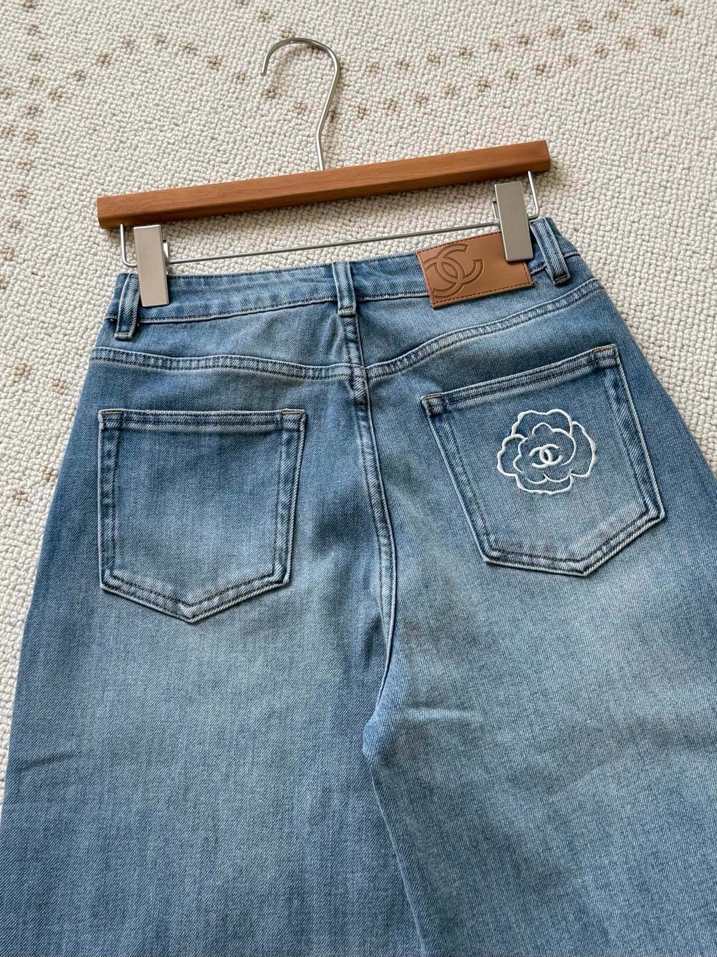 Camellia Embroidered Wide-Leg Jeans – Vintage Sky Blue Washed Denim High-Waisted Jeans