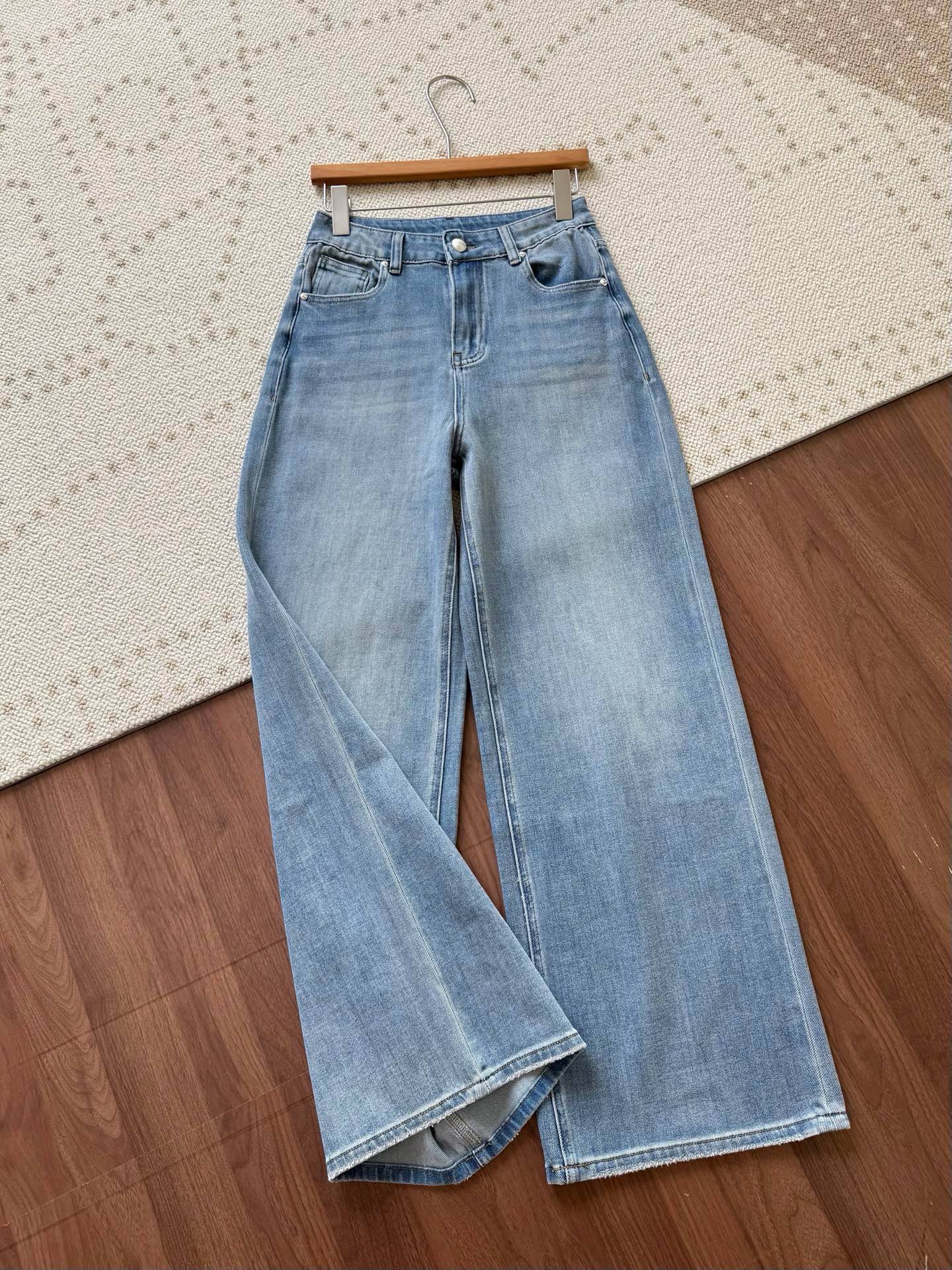 Camellia Embroidered Wide-Leg Jeans – Vintage Sky Blue Washed Denim High-Waisted Jeans