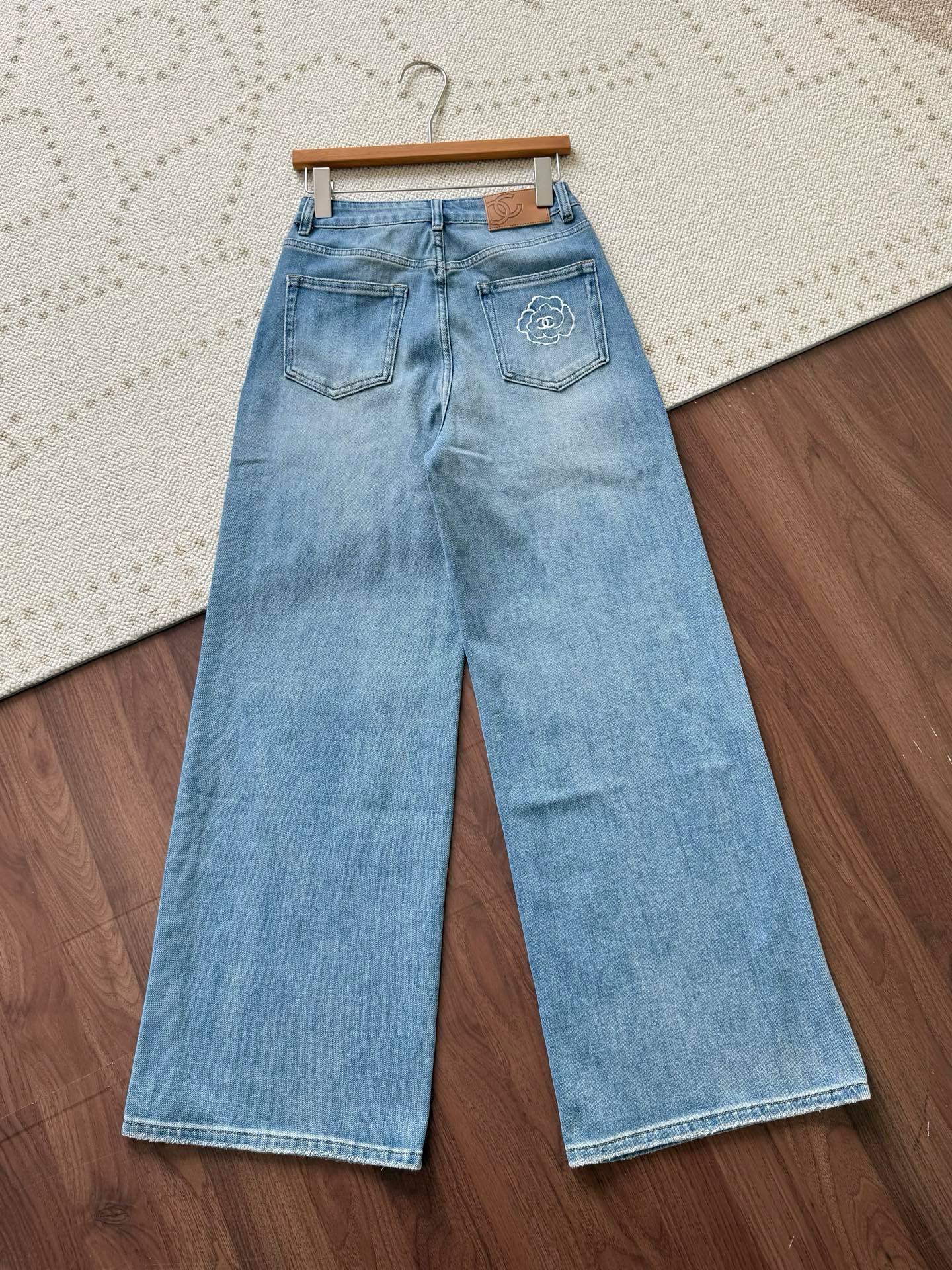 Camellia Embroidered Wide-Leg Jeans – Vintage Sky Blue Washed Denim High-Waisted Jeans