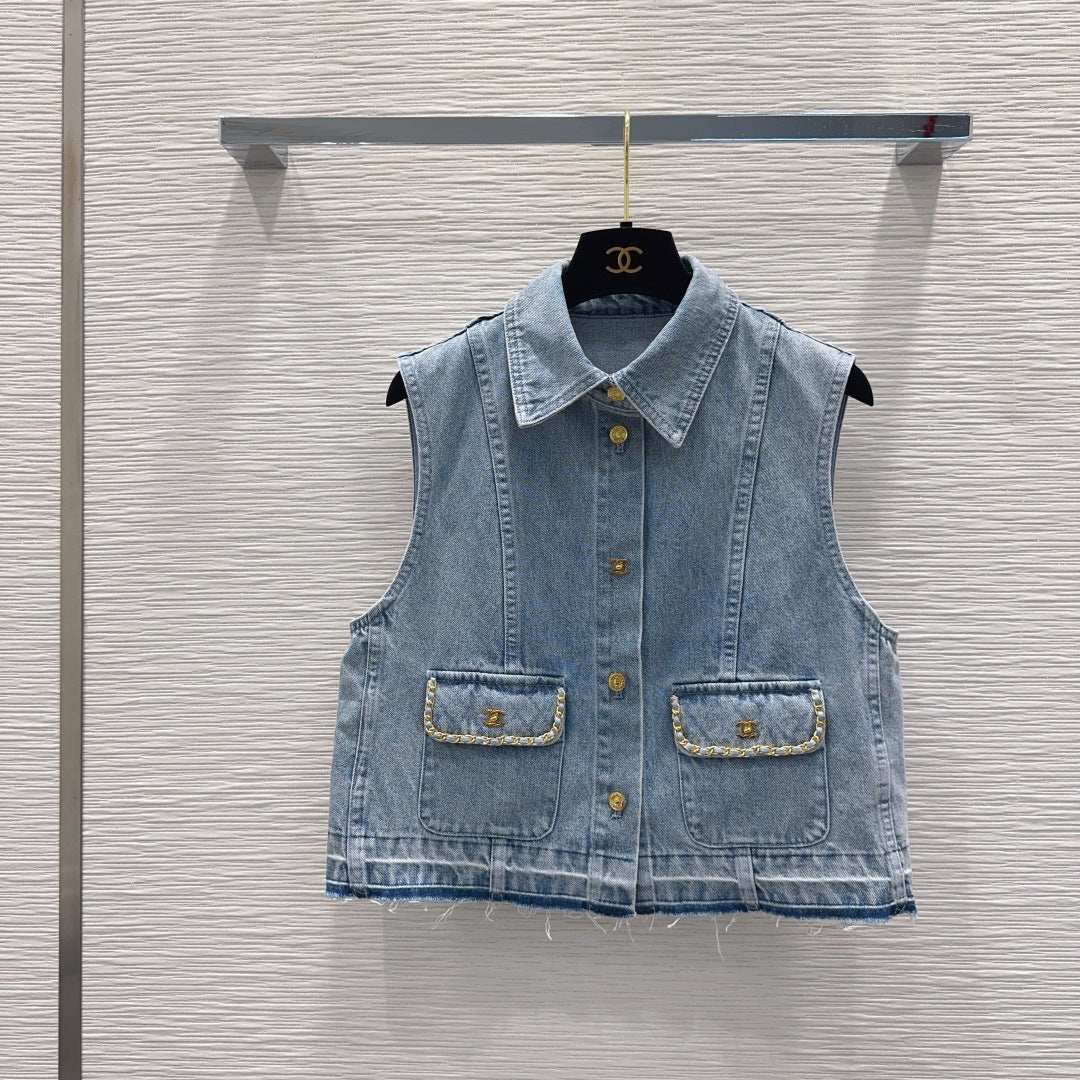 Chain-Trim Frayed Light Blue Denim Set – Vintage-Washed Sleeveless Vest & A-Line Mini Skirt Co-Ord