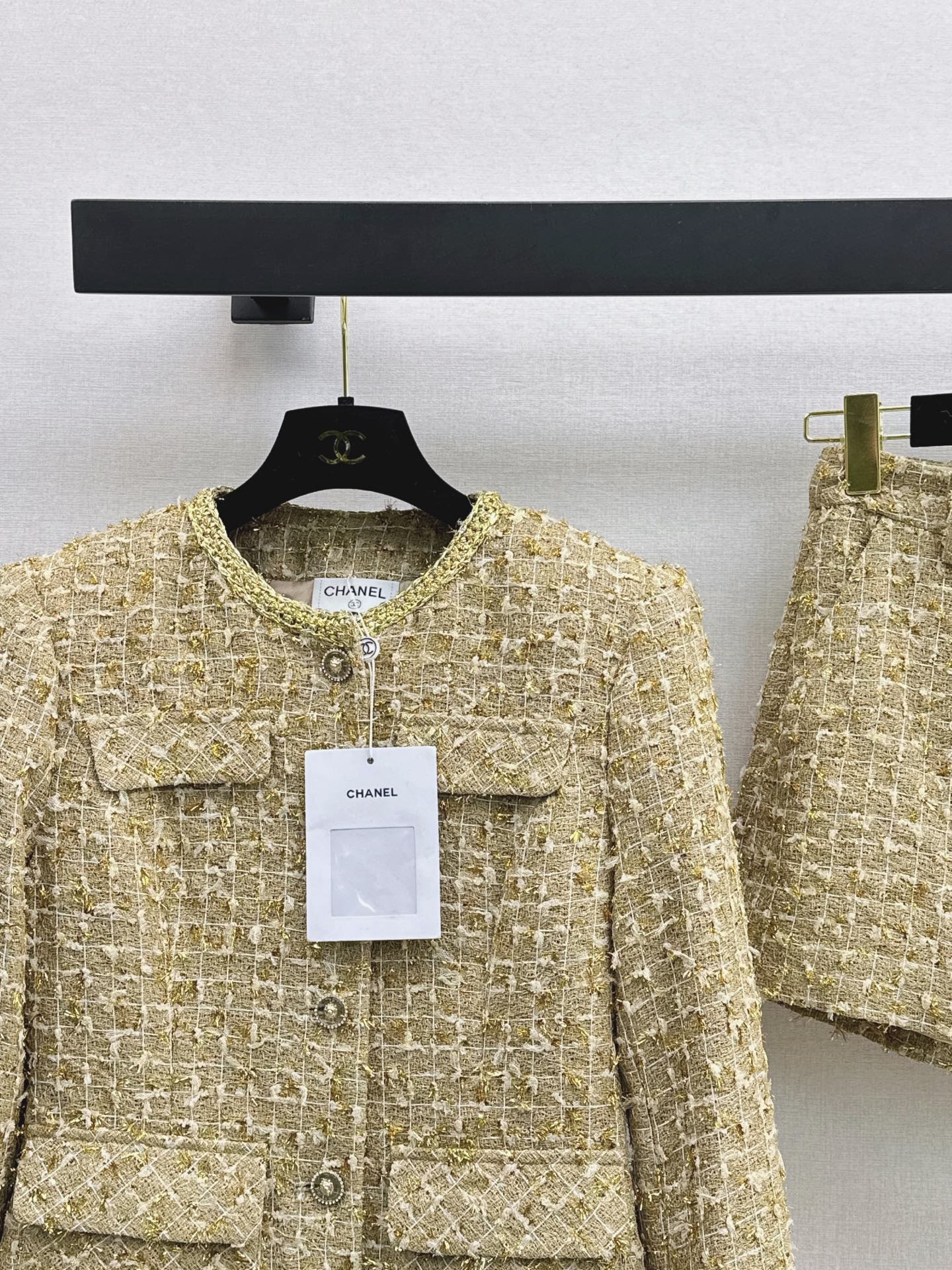 CC Metallic Gold Tweed Suit Set – Collarless Bouclé Jacket and High-Waisted Frayed Shorts