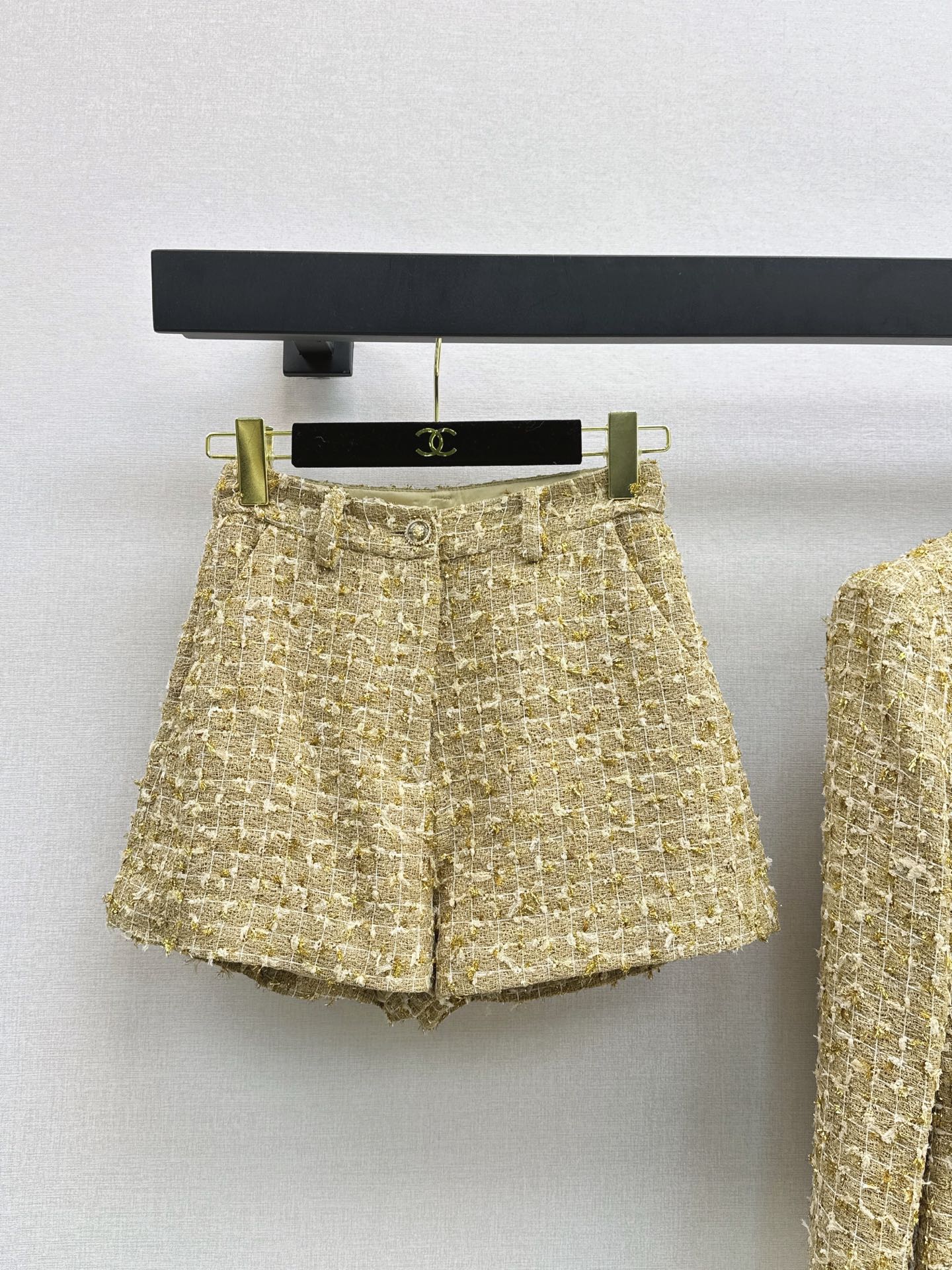 CC Metallic Gold Tweed Suit Set – Collarless Bouclé Jacket and High-Waisted Frayed Shorts