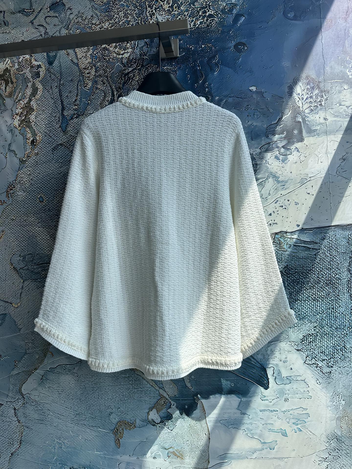 CC Tweed Knit Pearl Button Pullover Sweater – Relaxed Textured Bouclé Knit Sweater