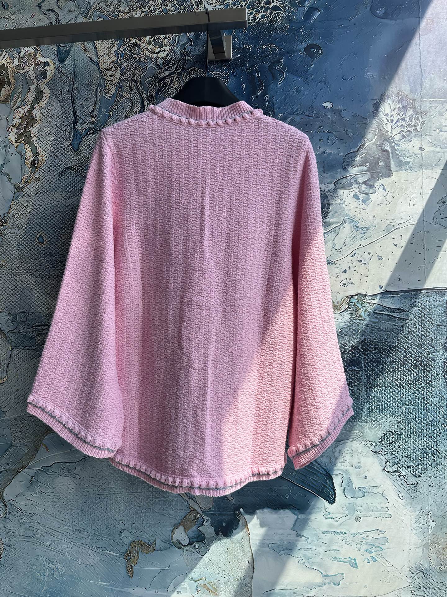 CC Tweed Knit Pearl Button Pullover Sweater – Relaxed Textured Bouclé Knit Sweater