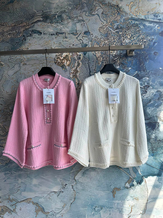 CC Tweed Knit Pearl Button Pullover Sweater – Relaxed Textured Bouclé Knit Sweater