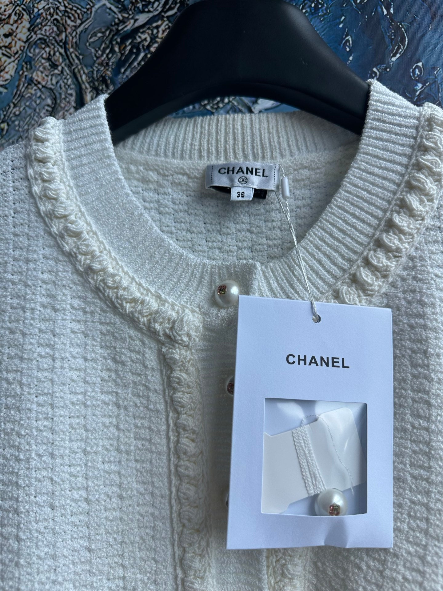 CC Tweed Knit Pearl Button Pullover Sweater – Relaxed Textured Bouclé Knit Sweater
