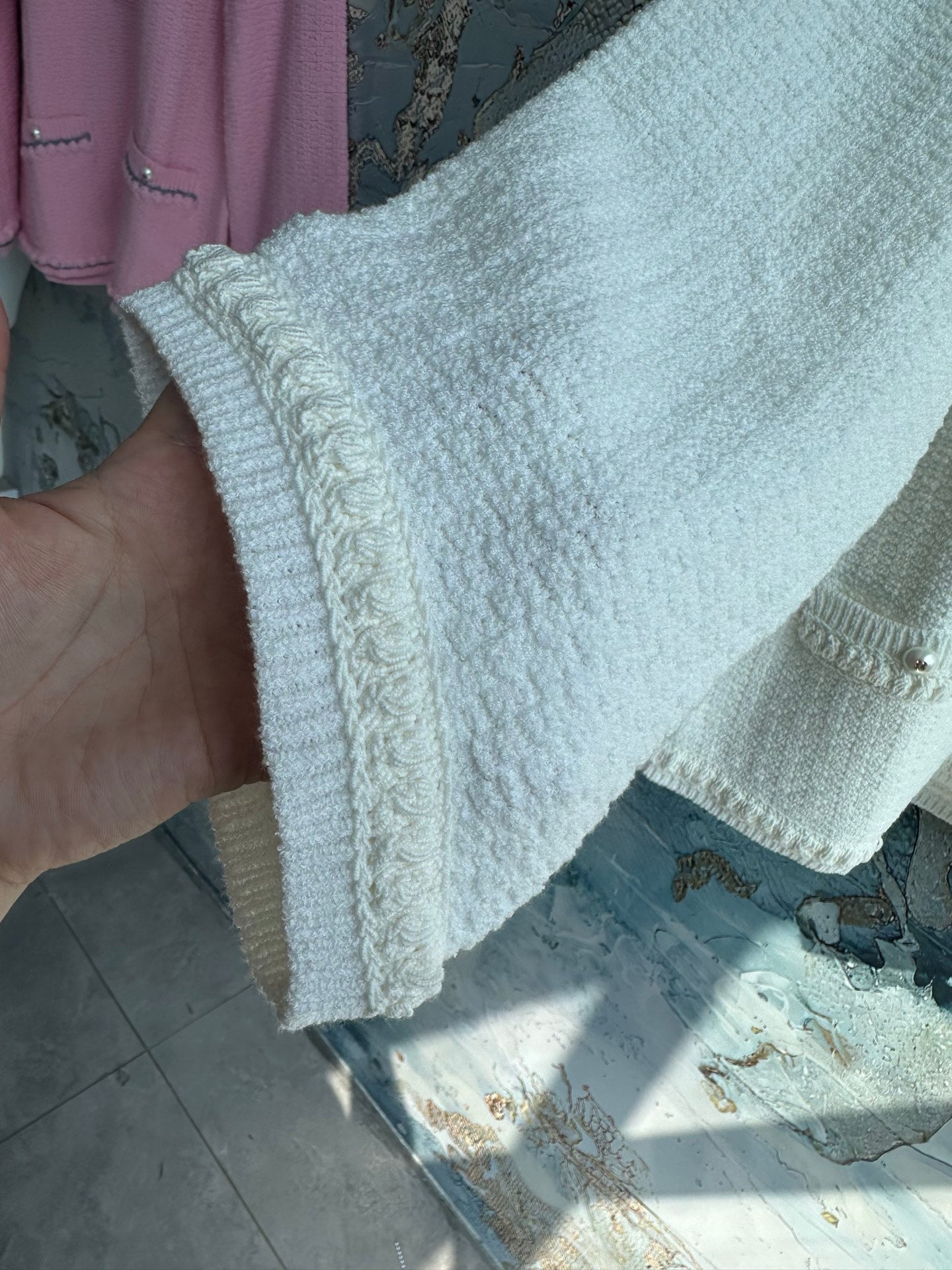 CC Tweed Knit Pearl Button Pullover Sweater – Relaxed Textured Bouclé Knit Sweater