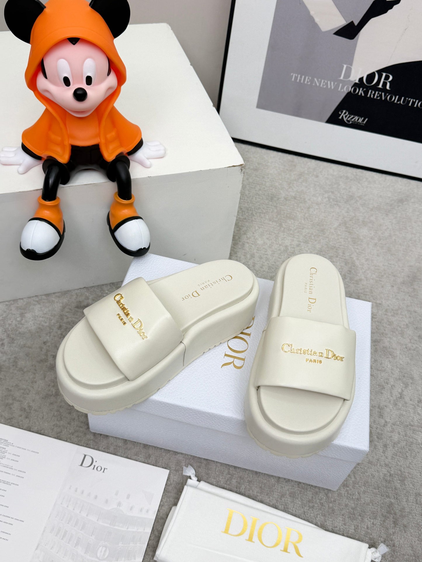 D-Lane Platform Slide – Off-White Padded Lambskin with Gold Signature