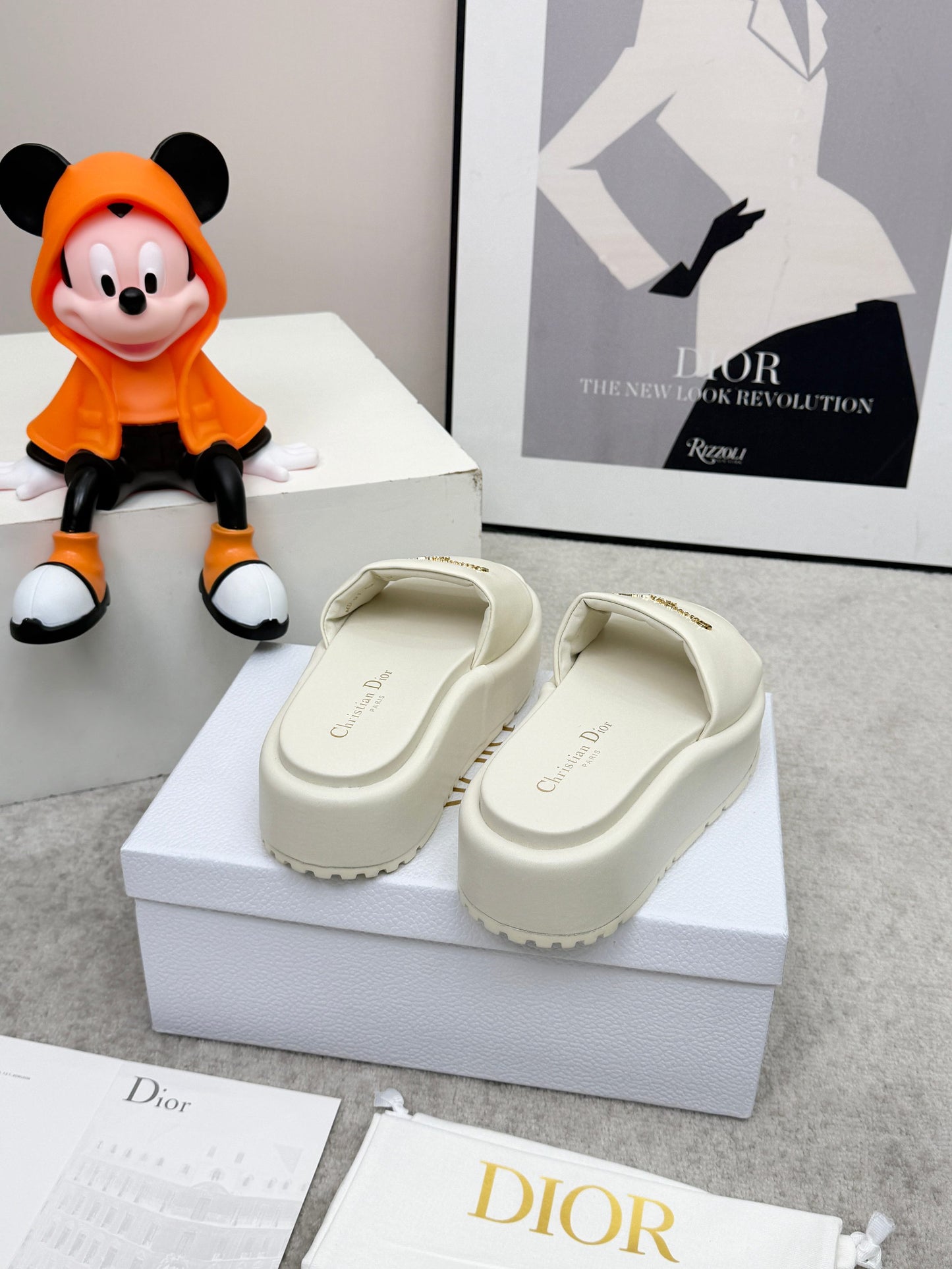 D-Lane Platform Slide – Off-White Padded Lambskin with Gold Signature