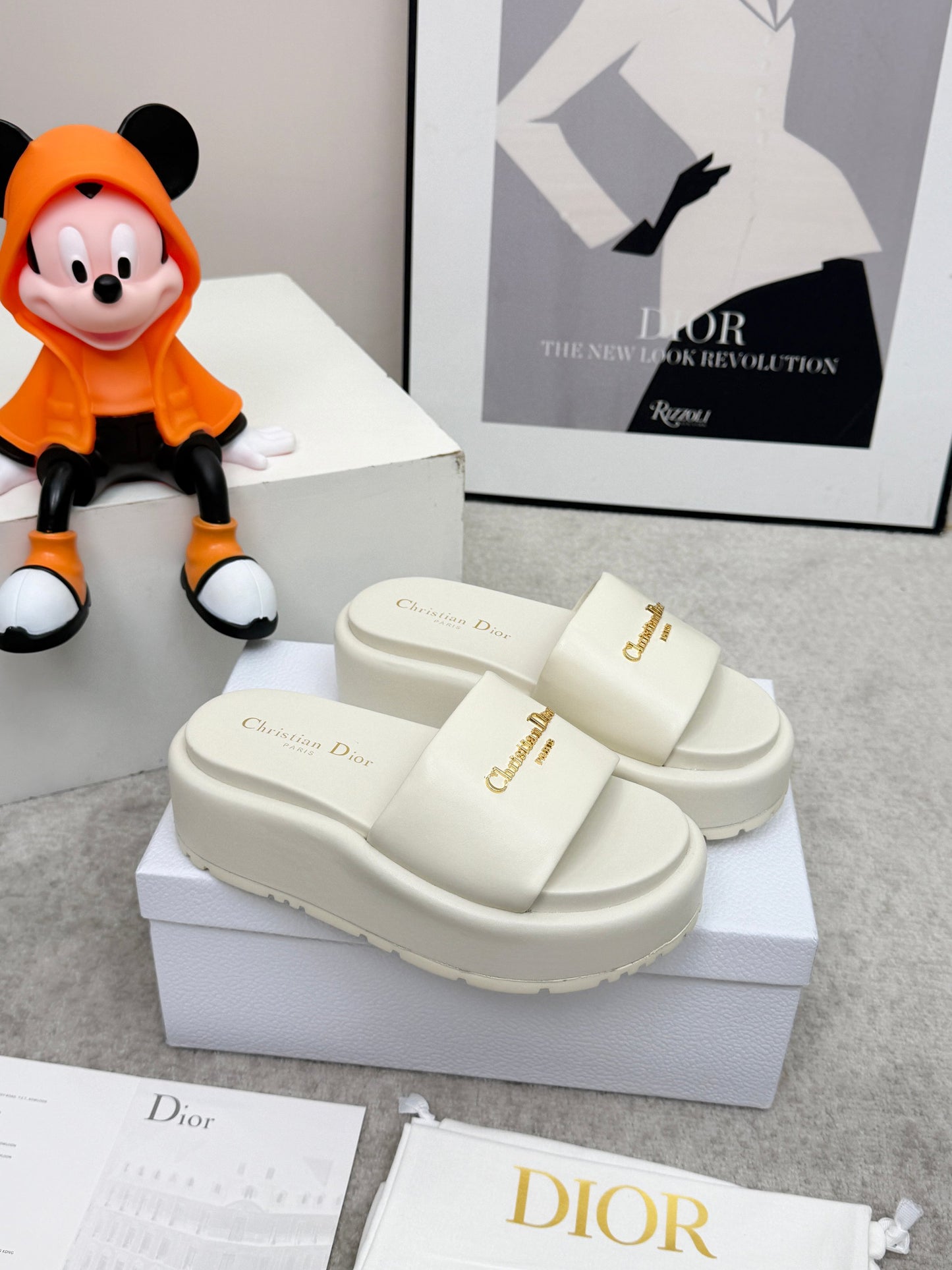 D-Lane Platform Slide – Off-White Padded Lambskin with Gold Signature