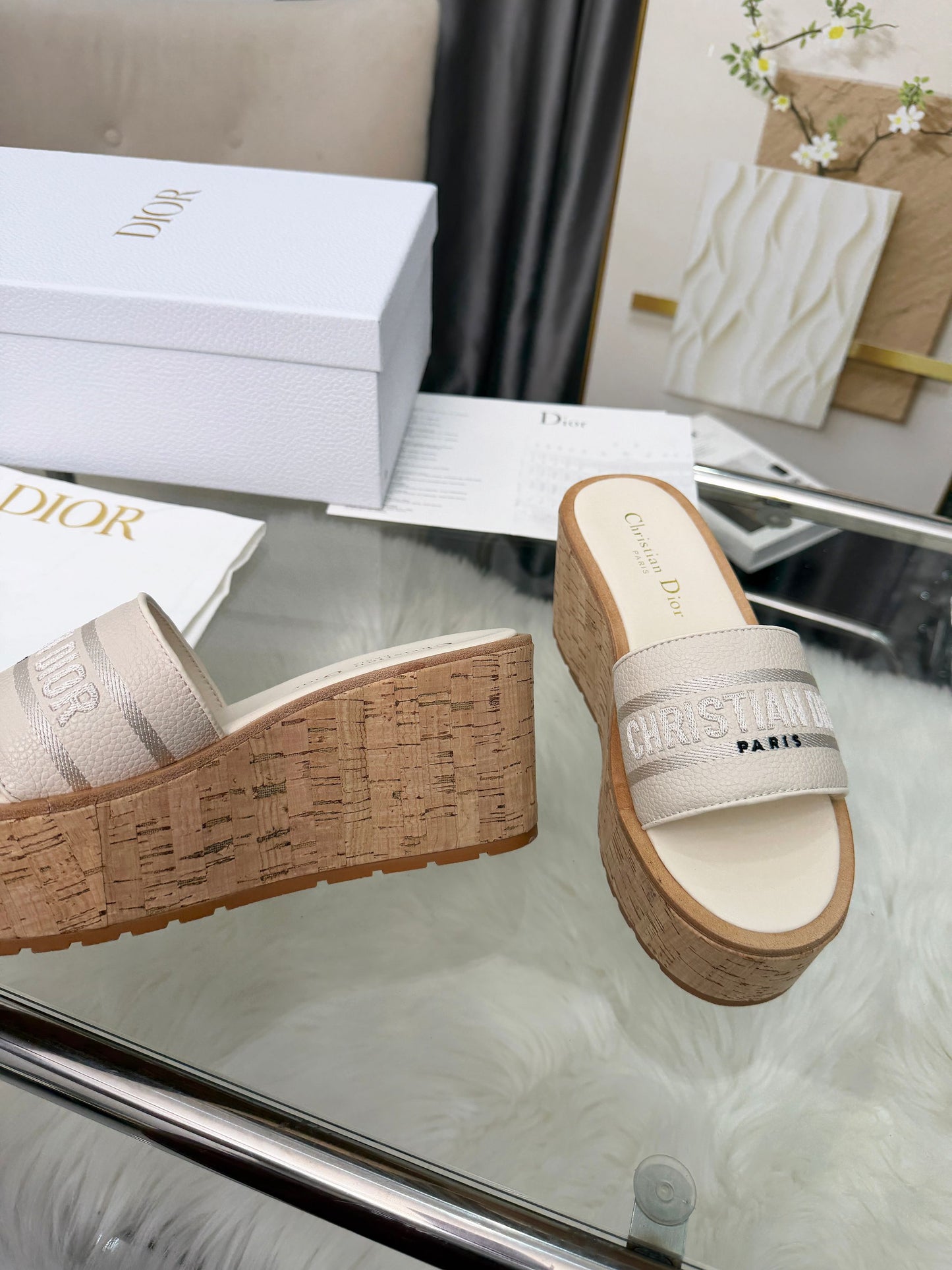 Dway Platform Slide – Beige Embroidered Cotton with 8-cm Sculptural Cork Wedge