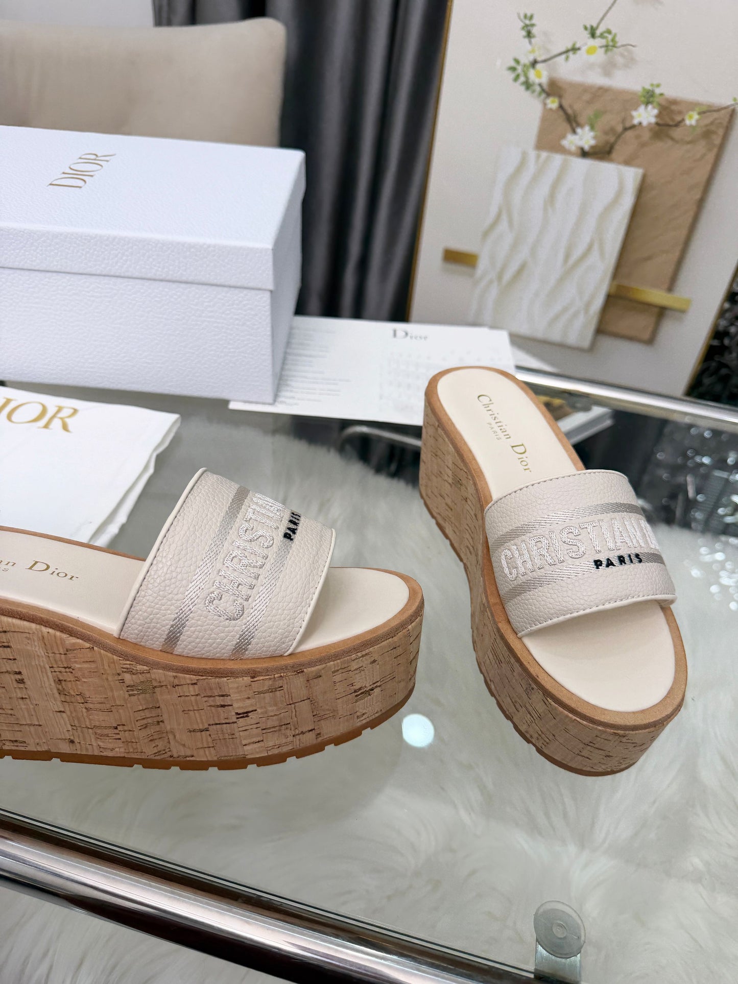 Dway Platform Slide – Beige Embroidered Cotton with 8-cm Sculptural Cork Wedge