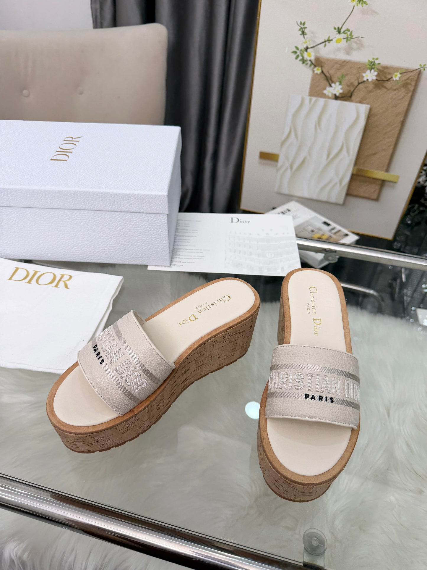 Dway Platform Slide – Beige Embroidered Cotton with 8-cm Sculptural Cork Wedge