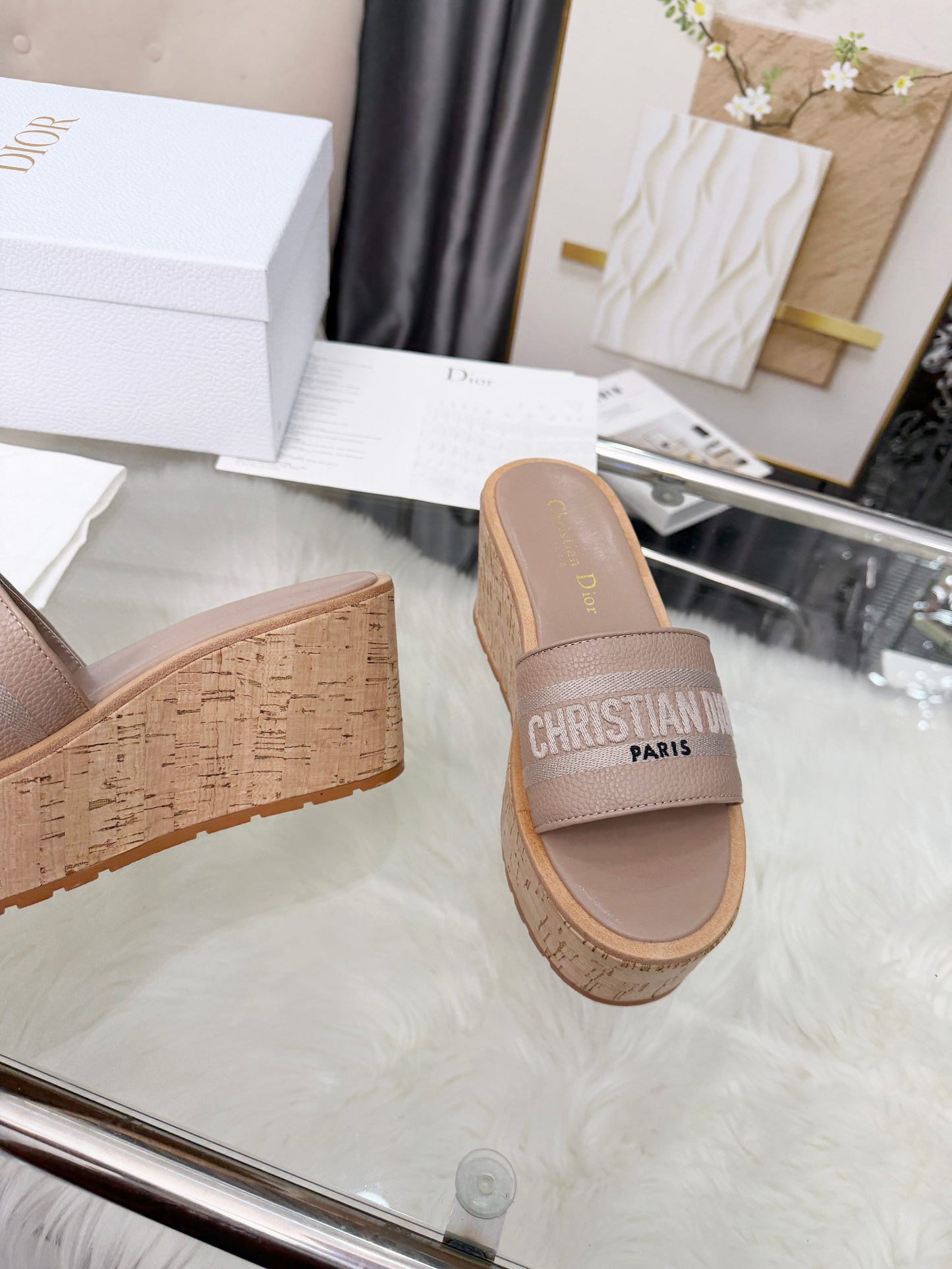 Dway Platform Slide – Beige Embroidered Cotton with 8-cm Sculptural Cork Wedge
