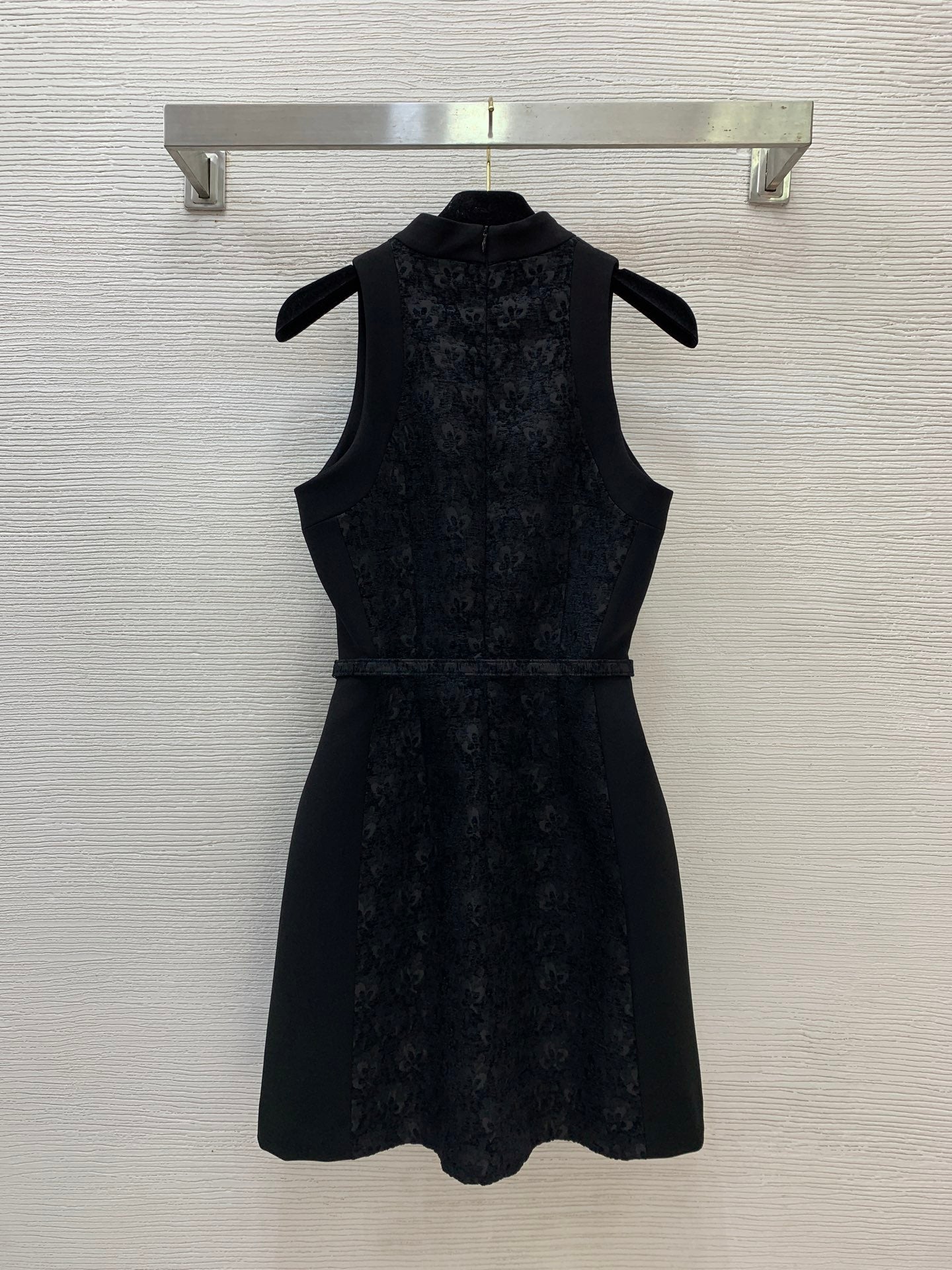 CD Sleeveless Belted Shift Dress – Ecru Textured Floral Jacquard Column Mini Dress