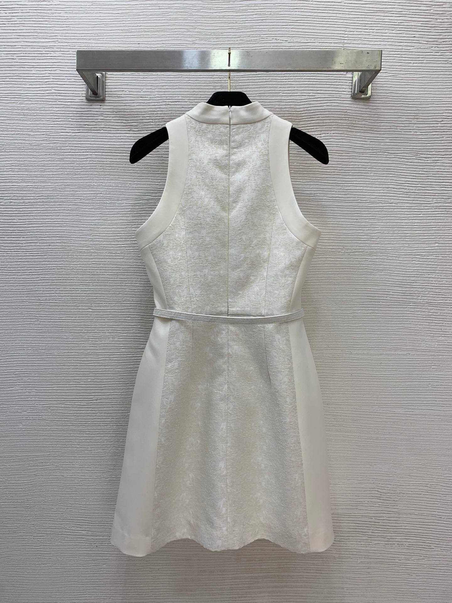 CD Sleeveless Belted Shift Dress – Ecru Textured Floral Jacquard Column Mini Dress