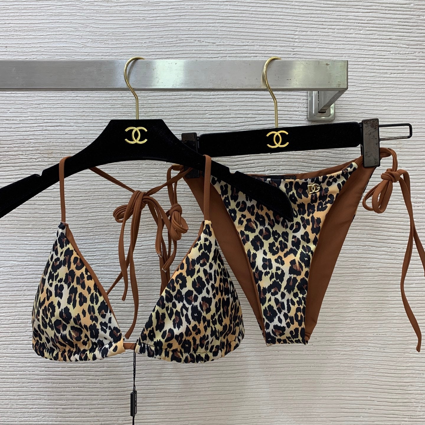 D&G Leopard Print Triangle Bikini Set – High-Stretch Adjustable String Two-Piece Swimsuit