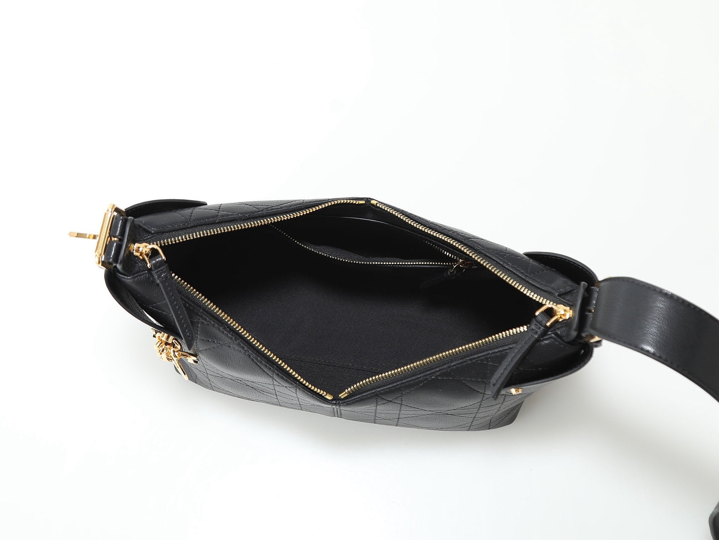 CD Voyage Bag – Powder Beige Flat Macrocannage Grained Calfskin Hobo