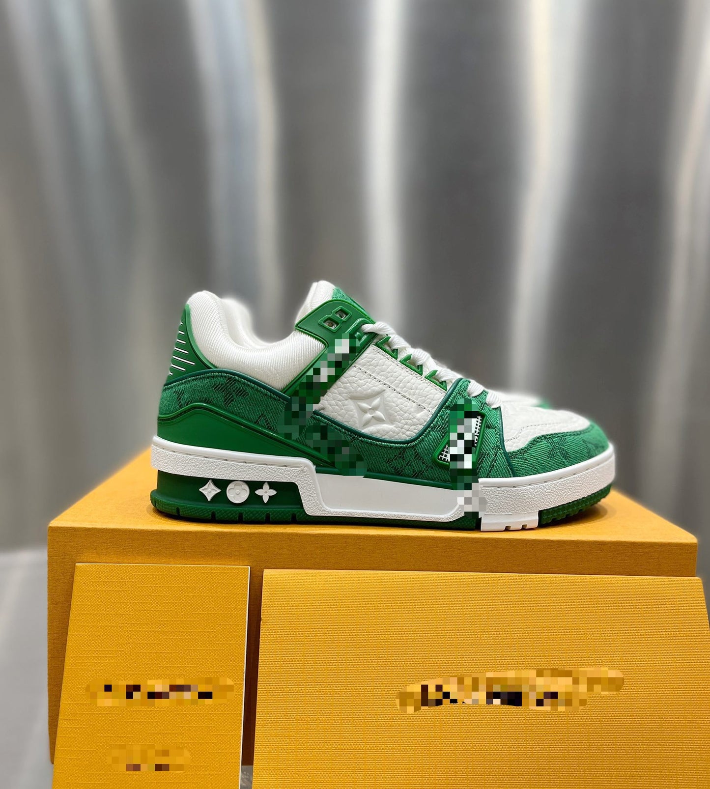 Green & White Leather Low Top Trainer Sneaker