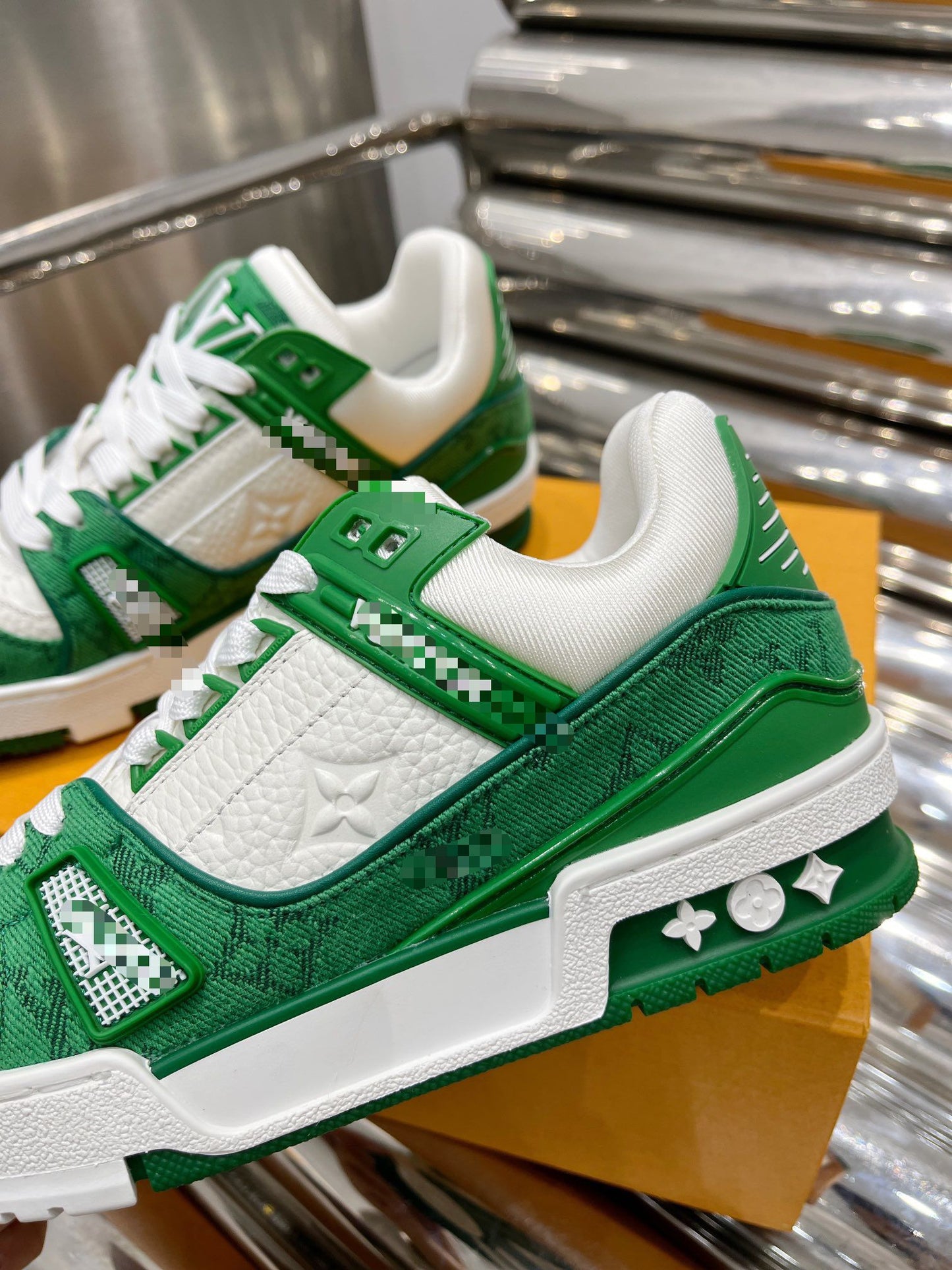 Green & White Leather Low Top Trainer Sneaker