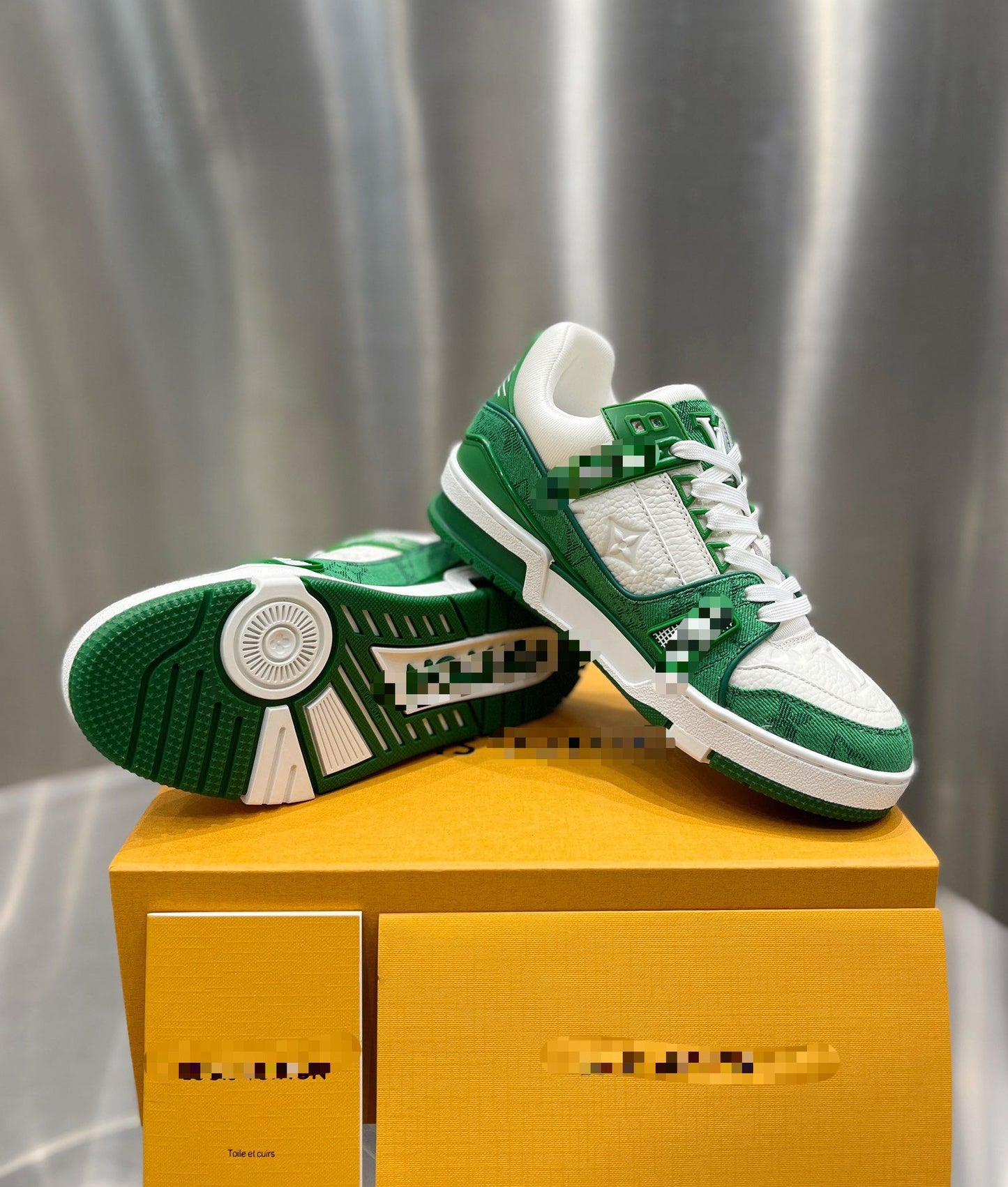 Green & White Leather Low Top Trainer Sneaker