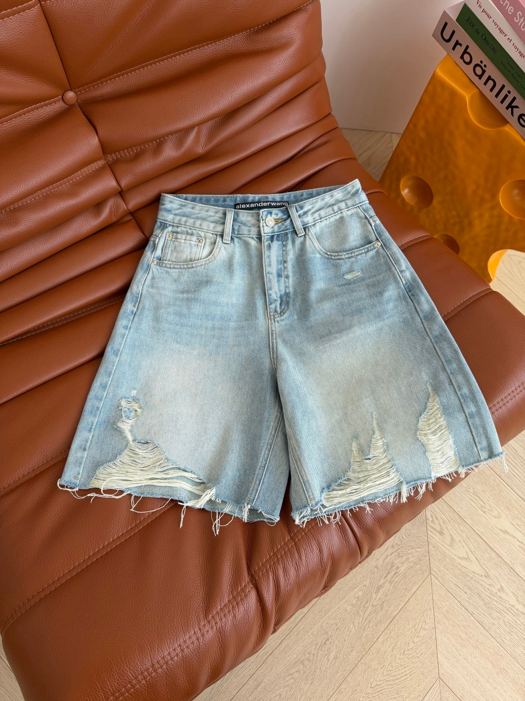 Distressed Wide-Leg Denim Shorts – Light-Wash Heavy-Cotton Cutoffs
