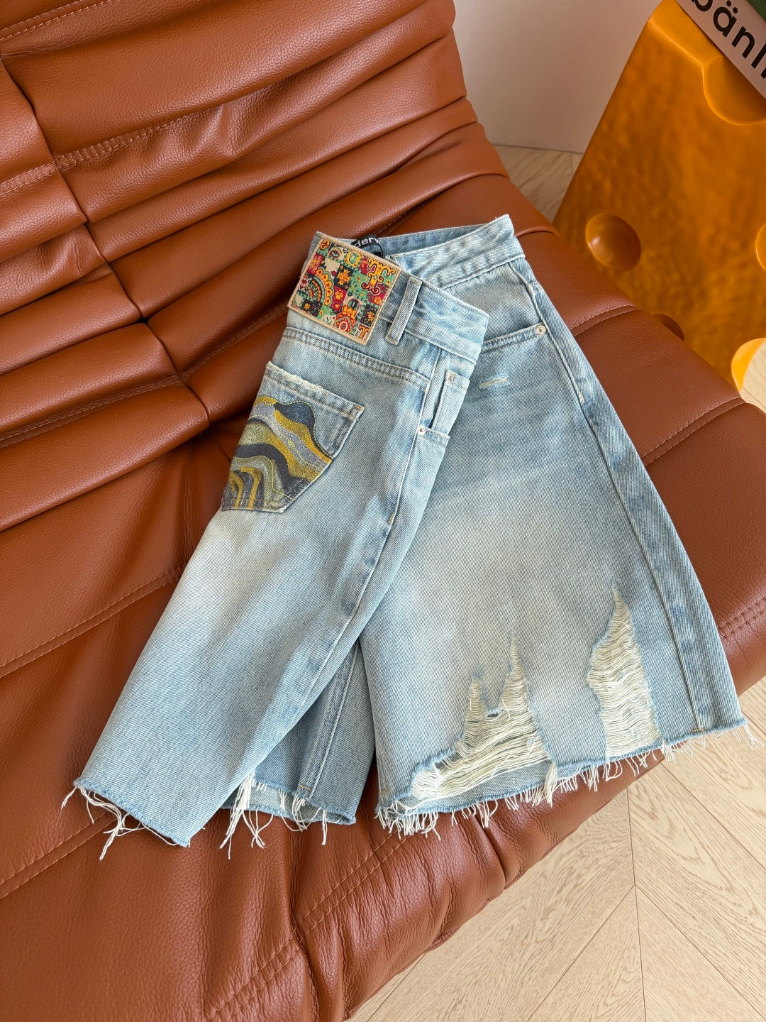 Distressed Wide-Leg Denim Shorts – Light-Wash Heavy-Cotton Cutoffs