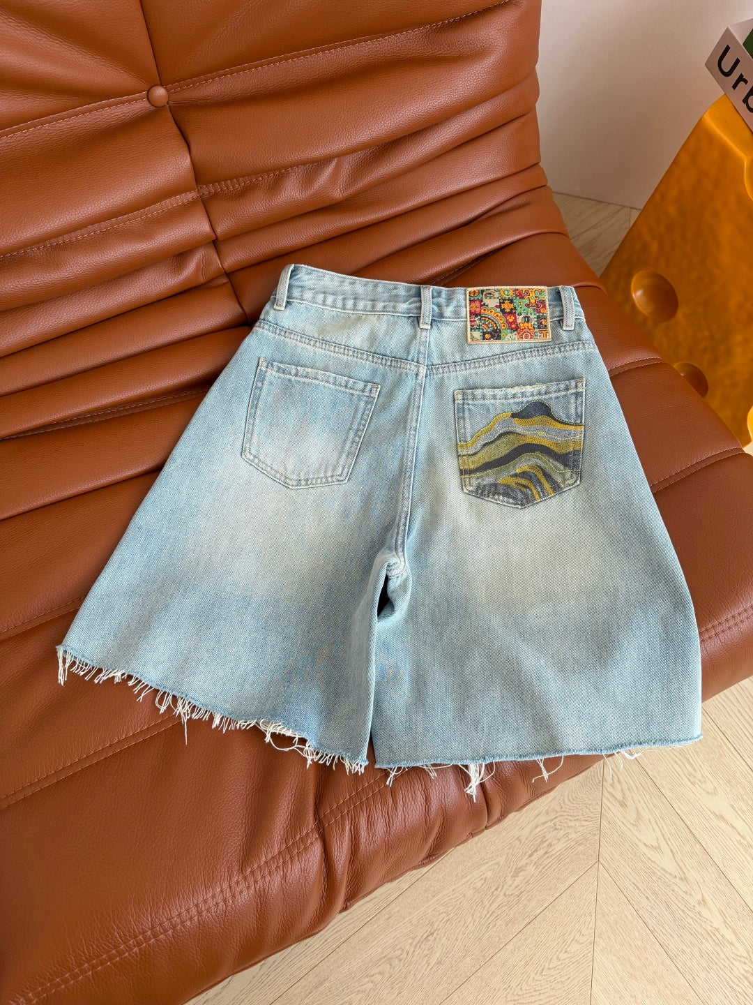 Distressed Wide-Leg Denim Shorts – Light-Wash Heavy-Cotton Cutoffs