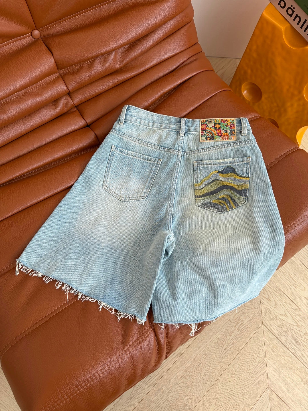 Distressed Wide-Leg Denim Shorts – Light-Wash Heavy-Cotton Cutoffs