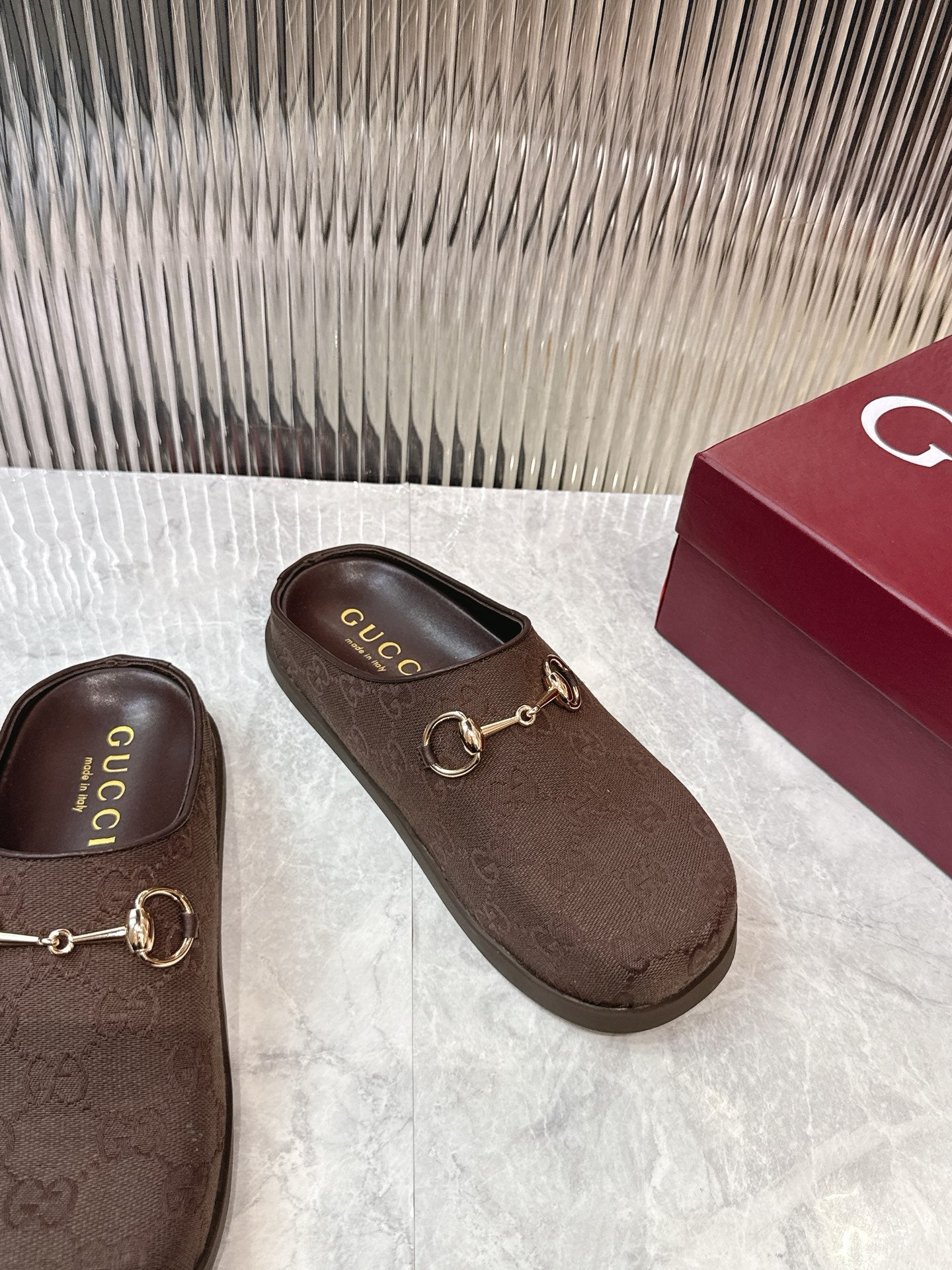 Horsebit Mule – GG Supreme Canvas in Ebony & Beige with Gold-Toned Hardware