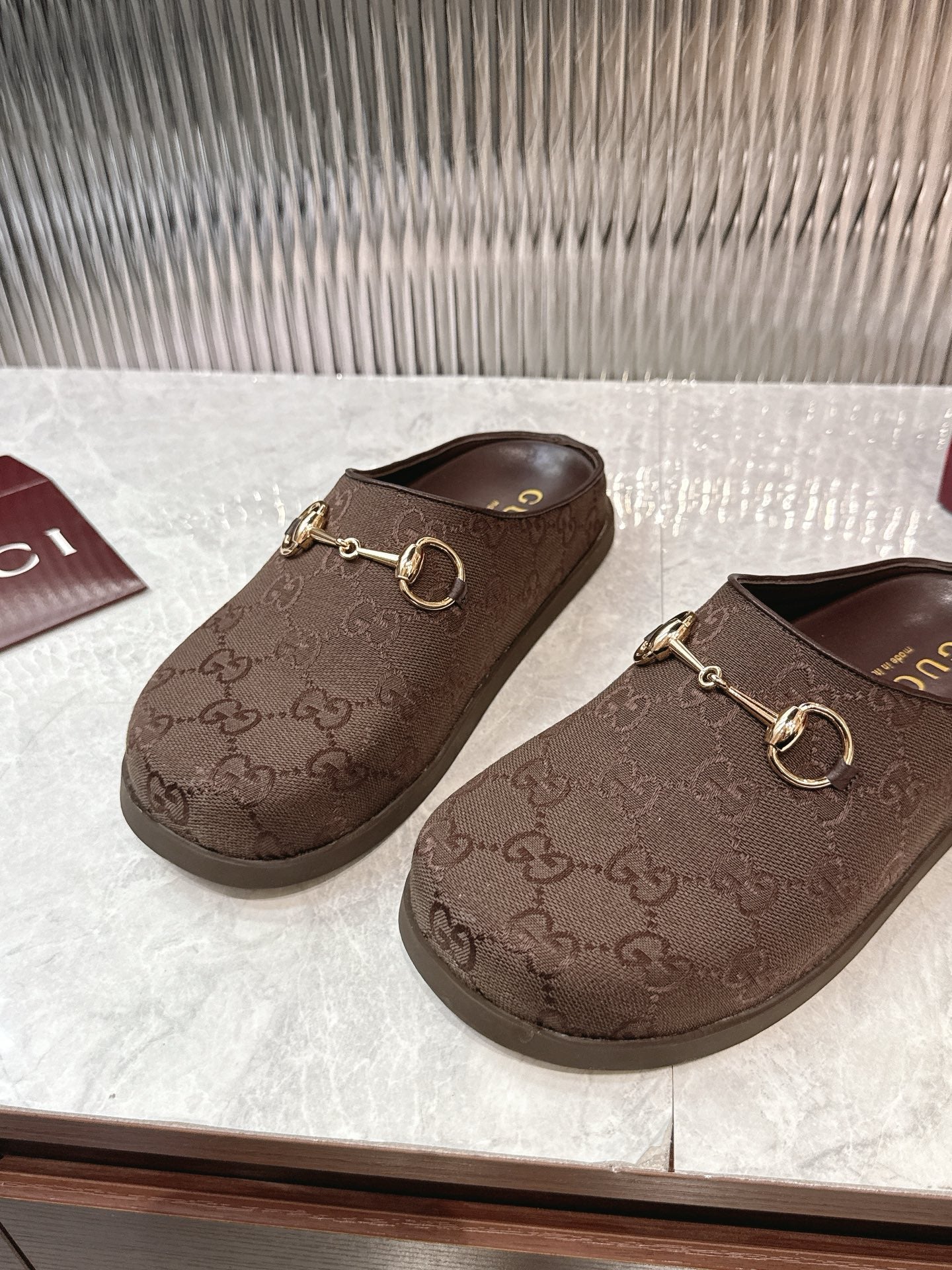 Horsebit Mule – GG Supreme Canvas in Ebony & Beige with Gold-Toned Hardware