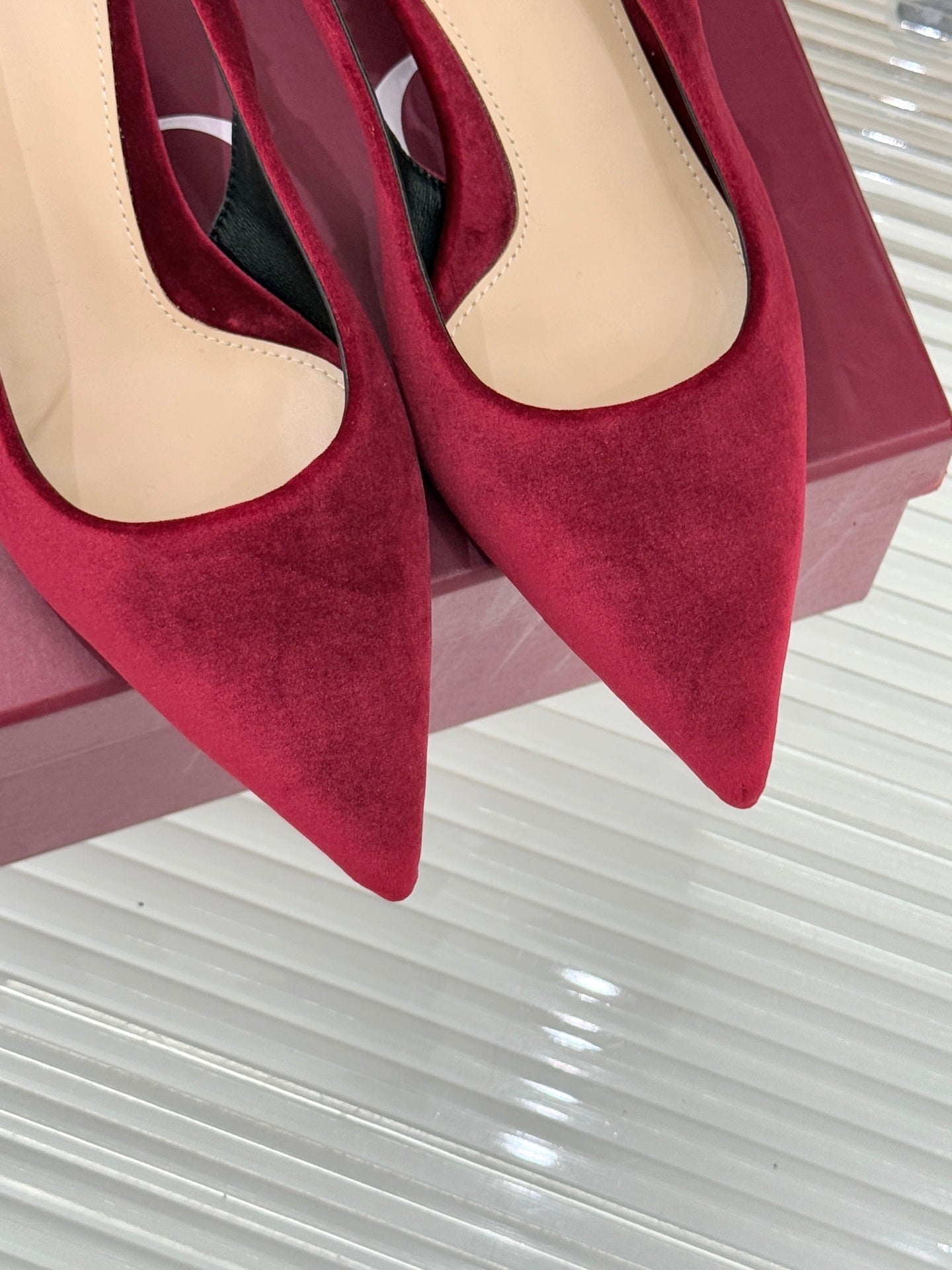 GG Signoria Slingback Pump – Rosso Ancora Velvet Kitten Heel