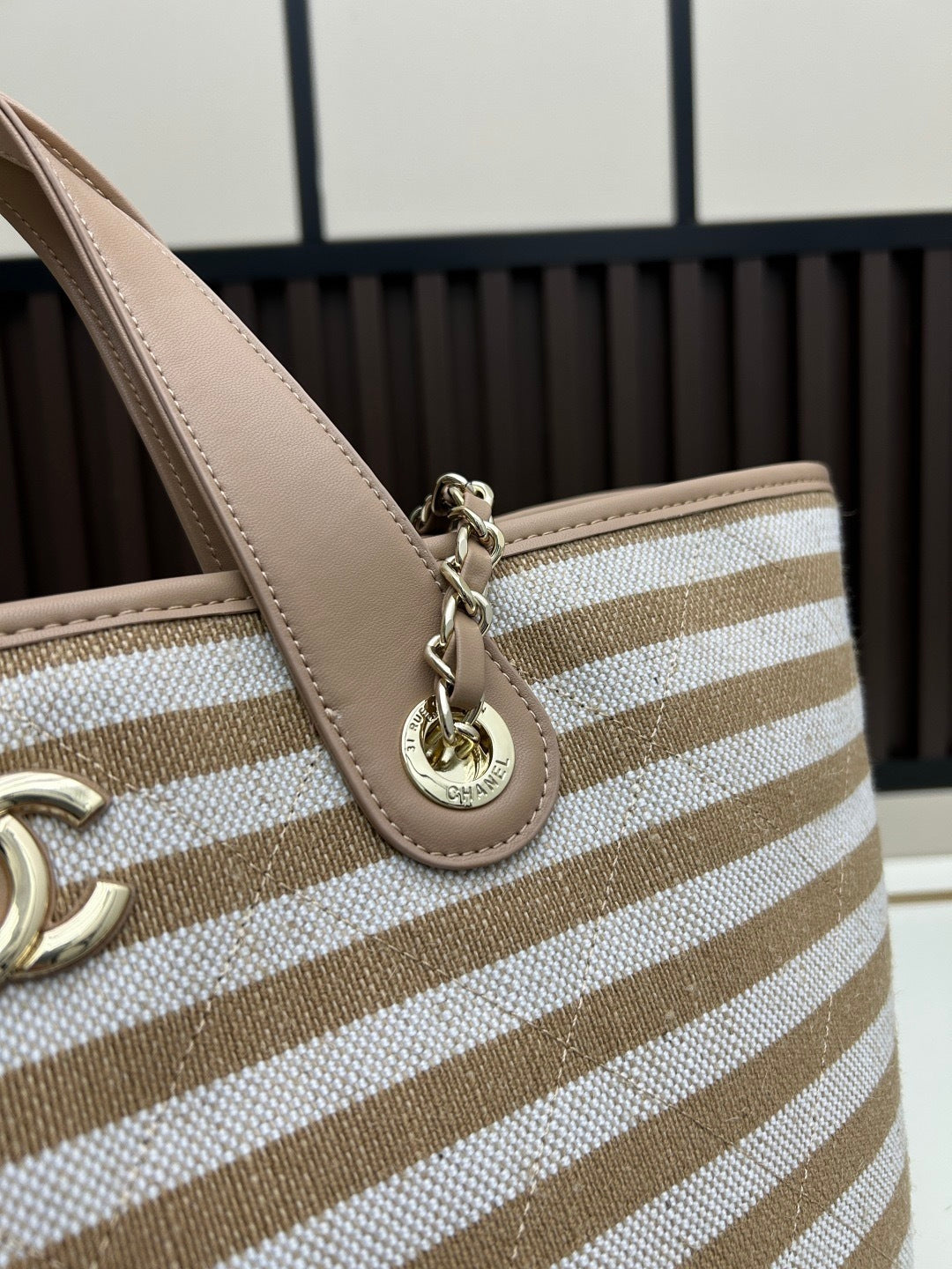 Canvas Tote Bag with Chain Straps in Beige and White