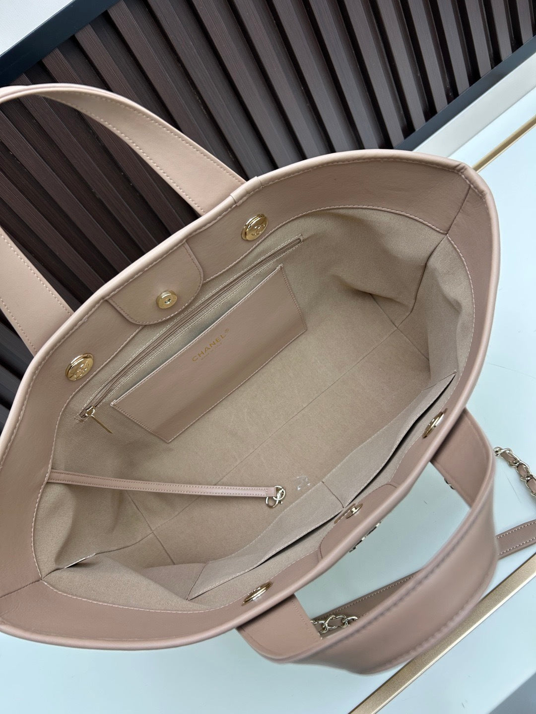 Canvas Tote Bag with Chain Straps in Beige and White