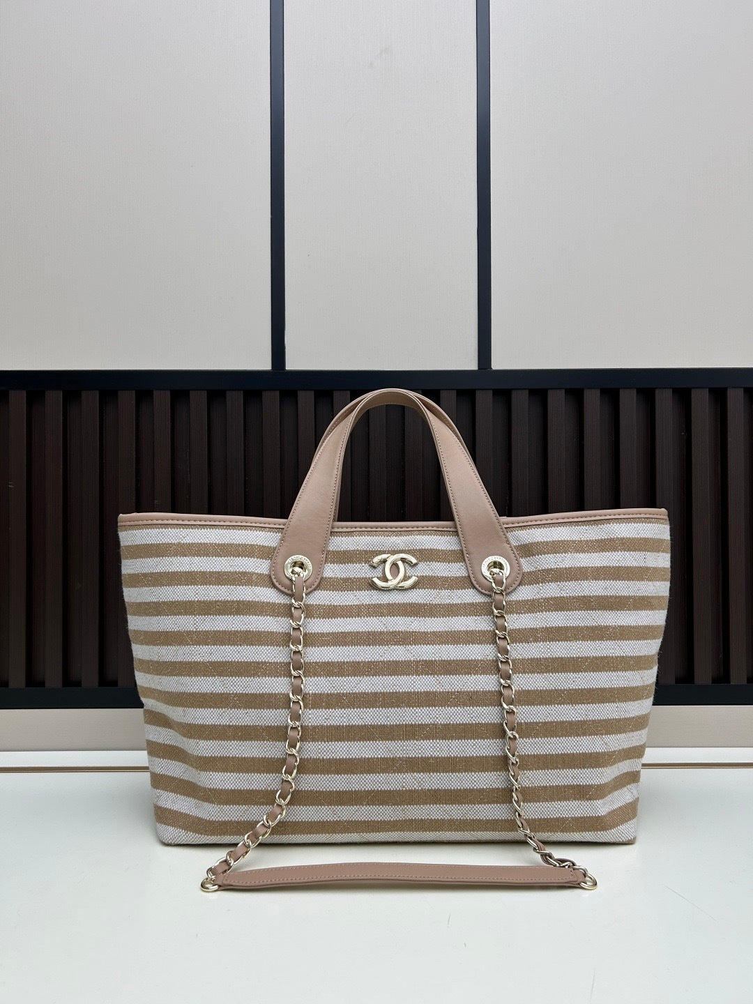 Canvas Tote Bag with Chain Straps in Beige and White
