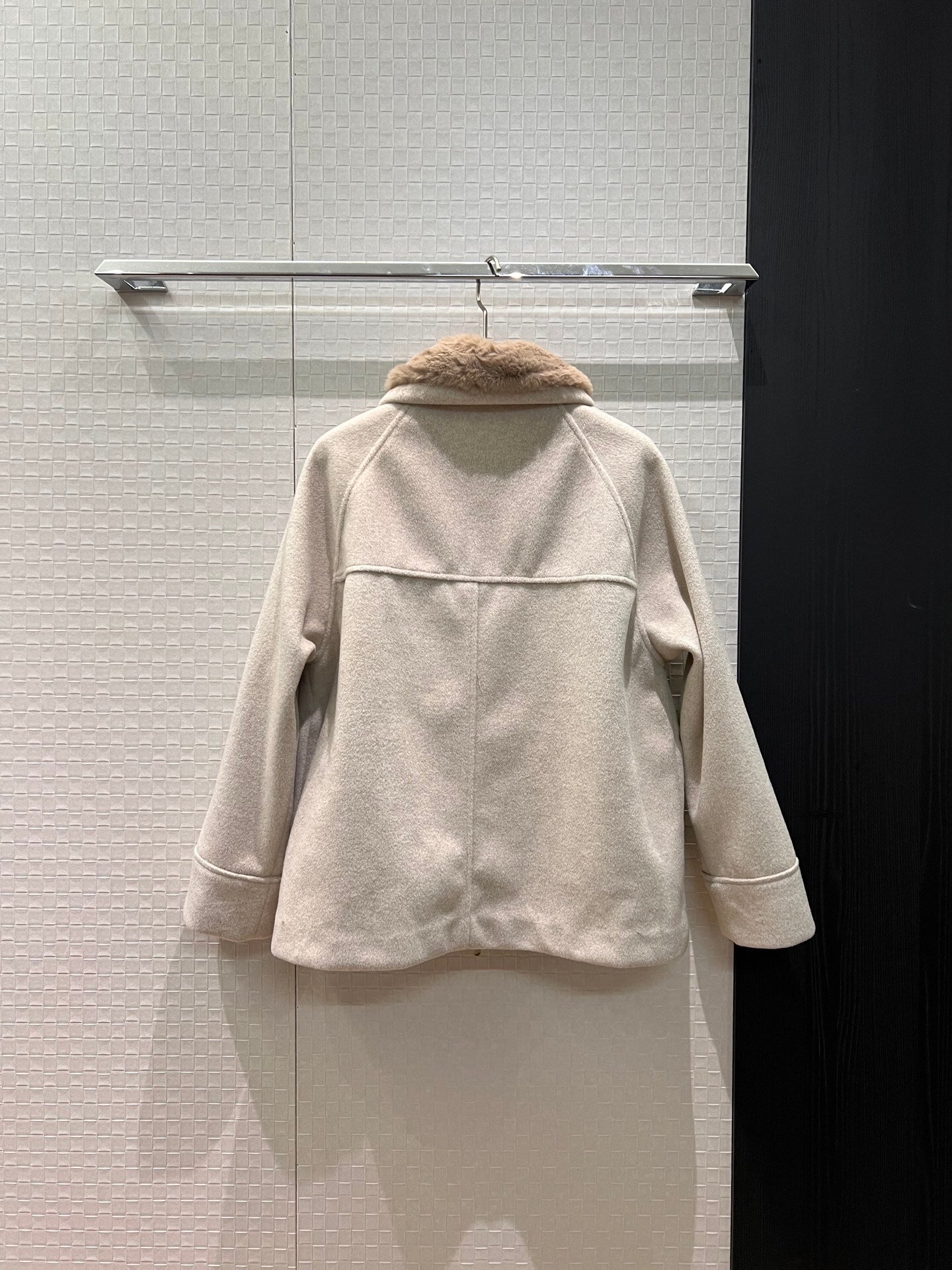 Wool-Silk Raglan Jacket – Beige Melange with Detachable Plush Vest