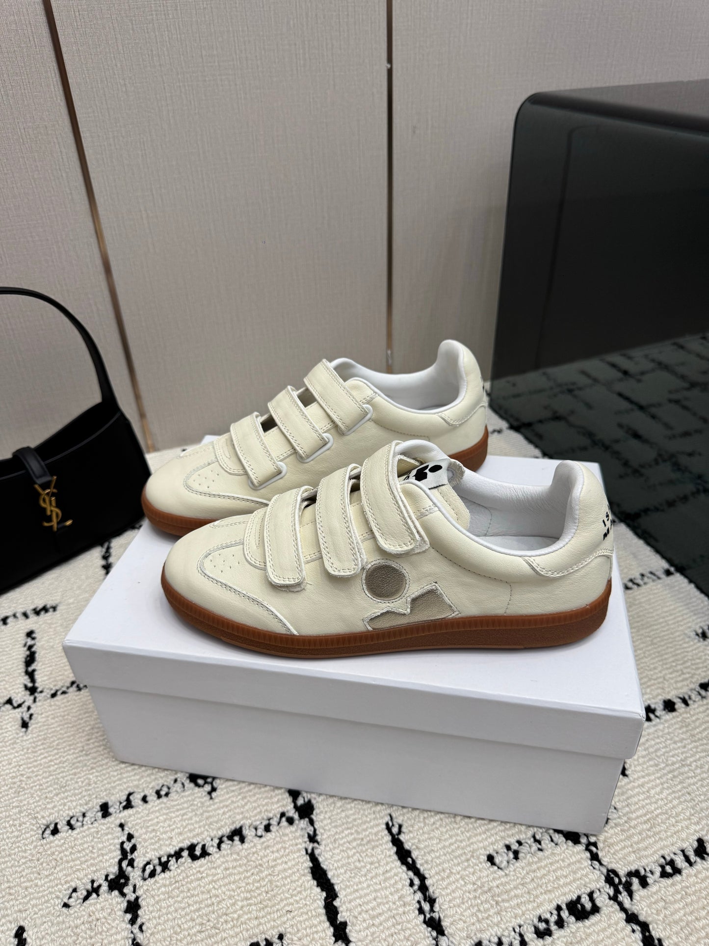 Cream Leather Sneakers – Low-Top Retro Sneakers