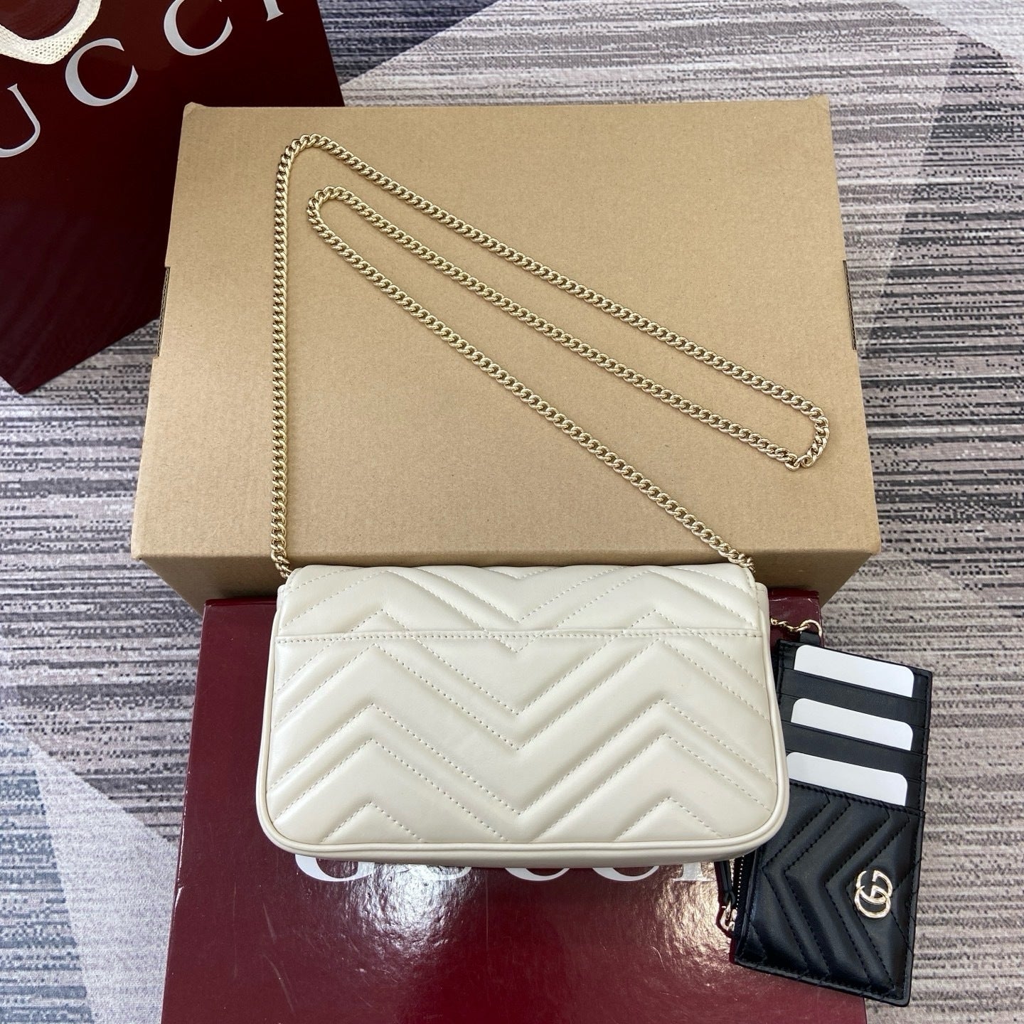 GG Marmont Mini Shoulder Bag – Ivory White Matelassé Chevron Calfskin Flap Crossbody Purse